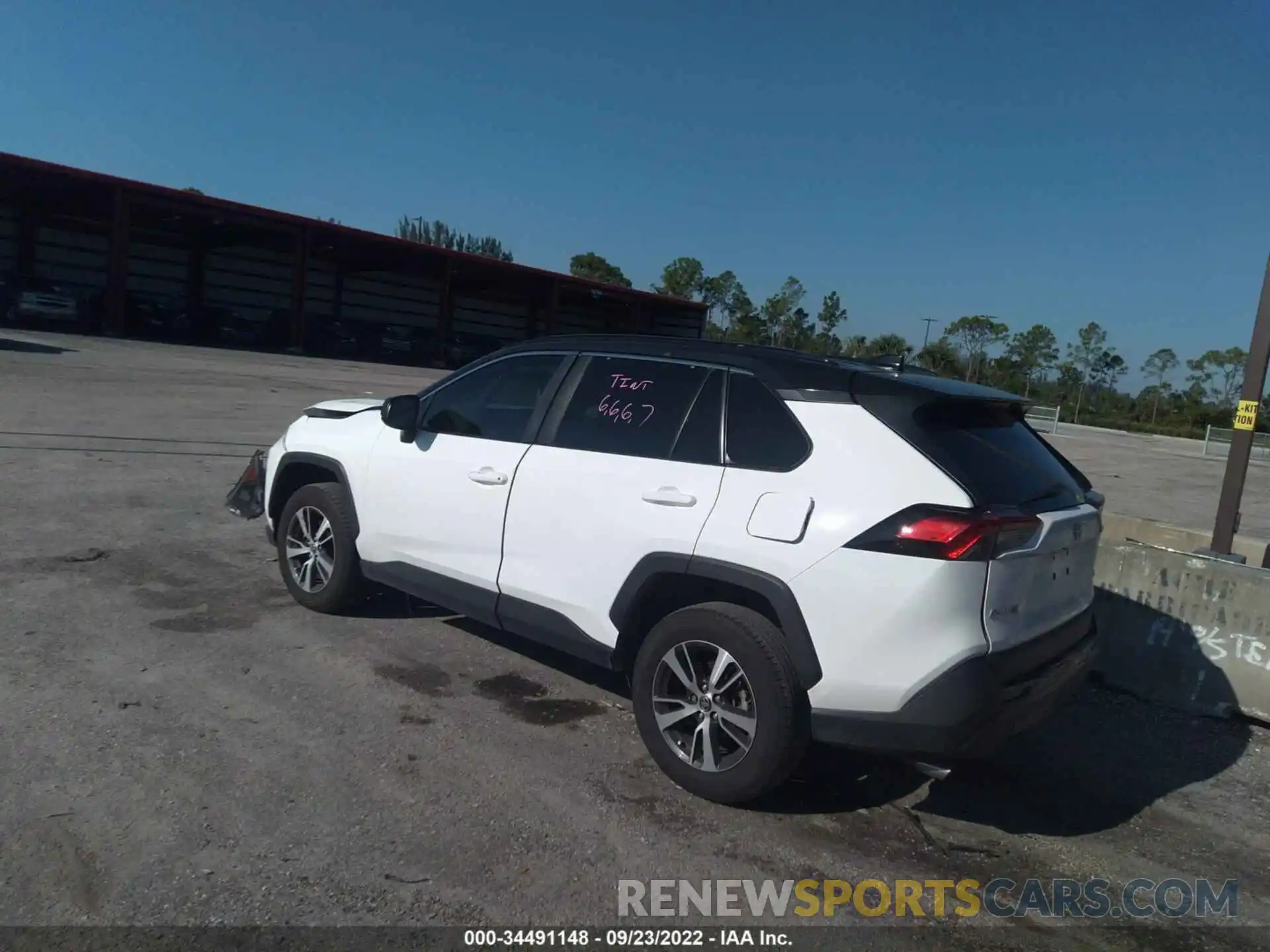 3 Photograph of a damaged car 2T3H1RFV1MC151715 TOYOTA RAV4 2021