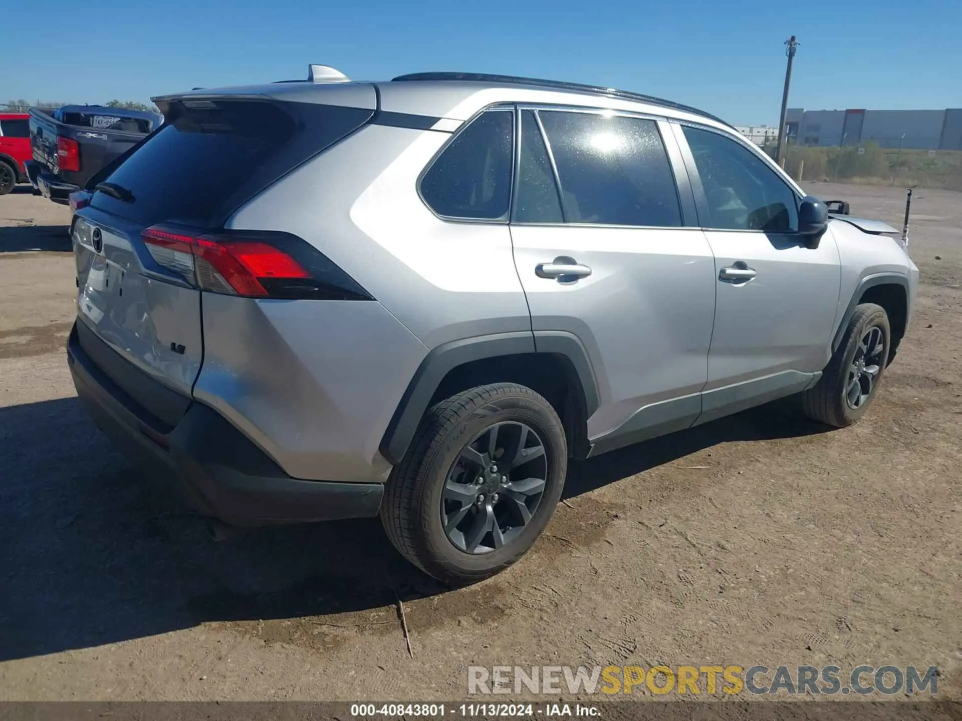 4 Photograph of a damaged car 2T3H1RFV1MC159006 TOYOTA RAV4 2021