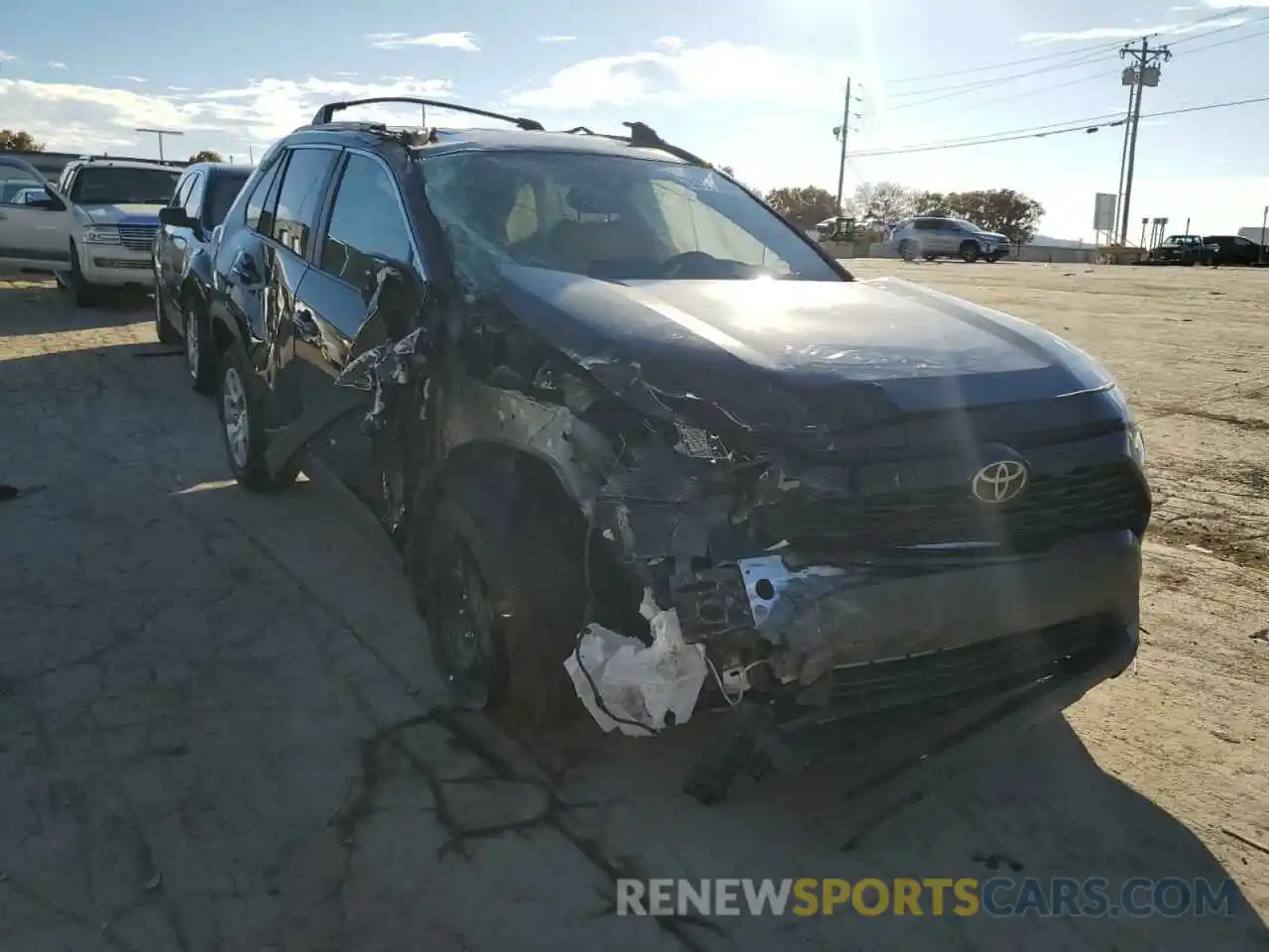 1 Photograph of a damaged car 2T3H1RFV1MC162231 TOYOTA RAV4 2021