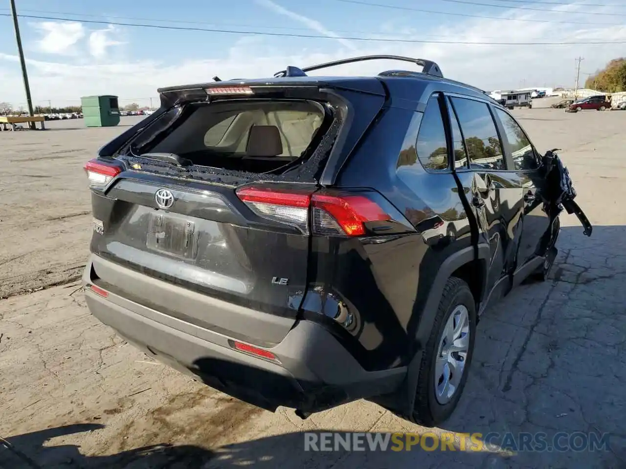 4 Photograph of a damaged car 2T3H1RFV1MC162231 TOYOTA RAV4 2021