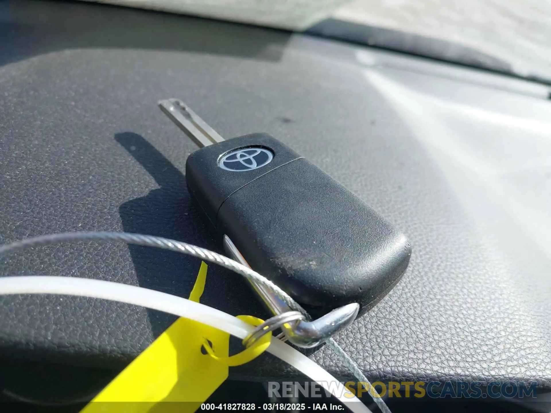 11 Photograph of a damaged car 2T3H1RFV1MC165498 TOYOTA RAV4 2021