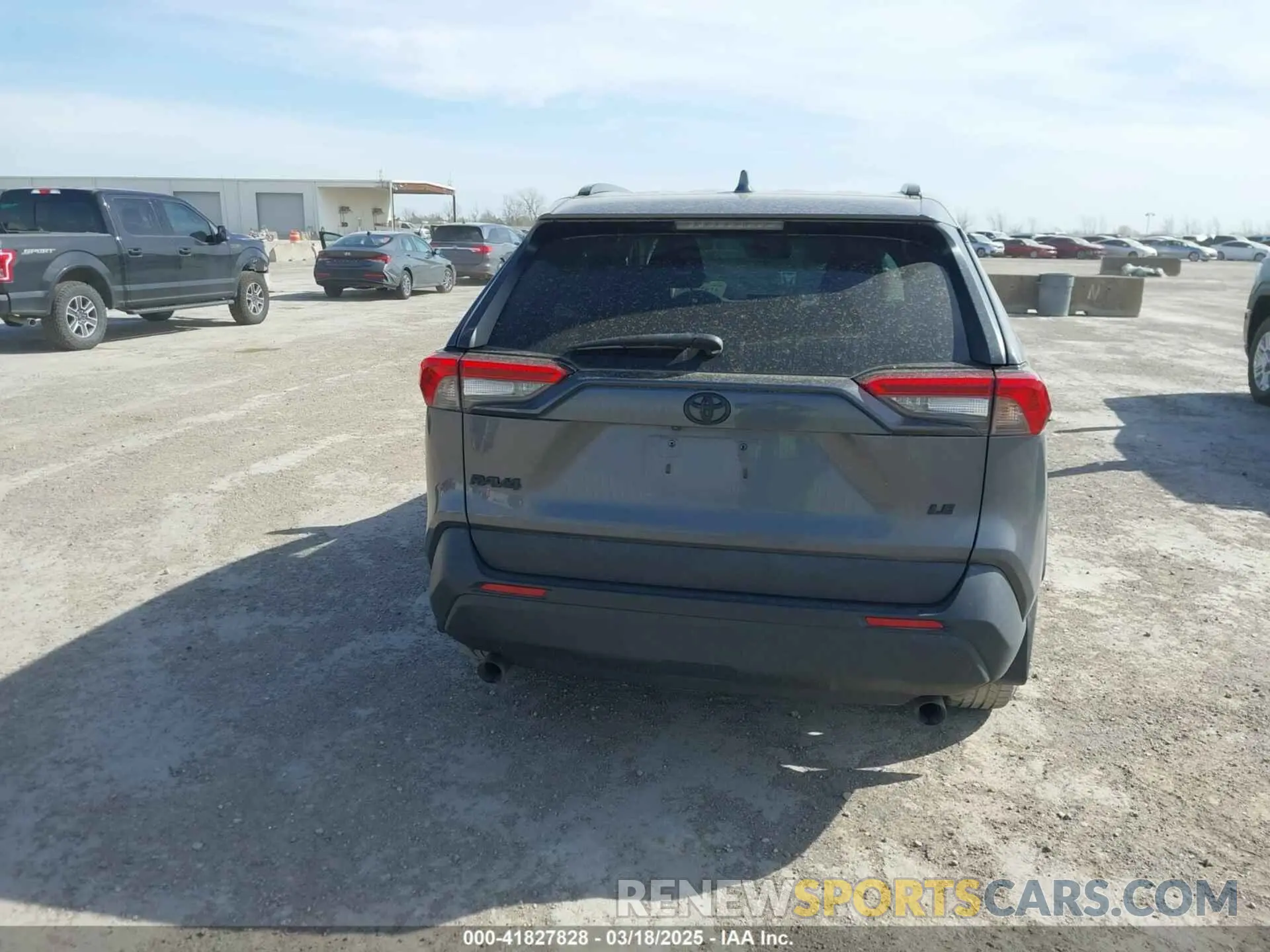 16 Photograph of a damaged car 2T3H1RFV1MC165498 TOYOTA RAV4 2021