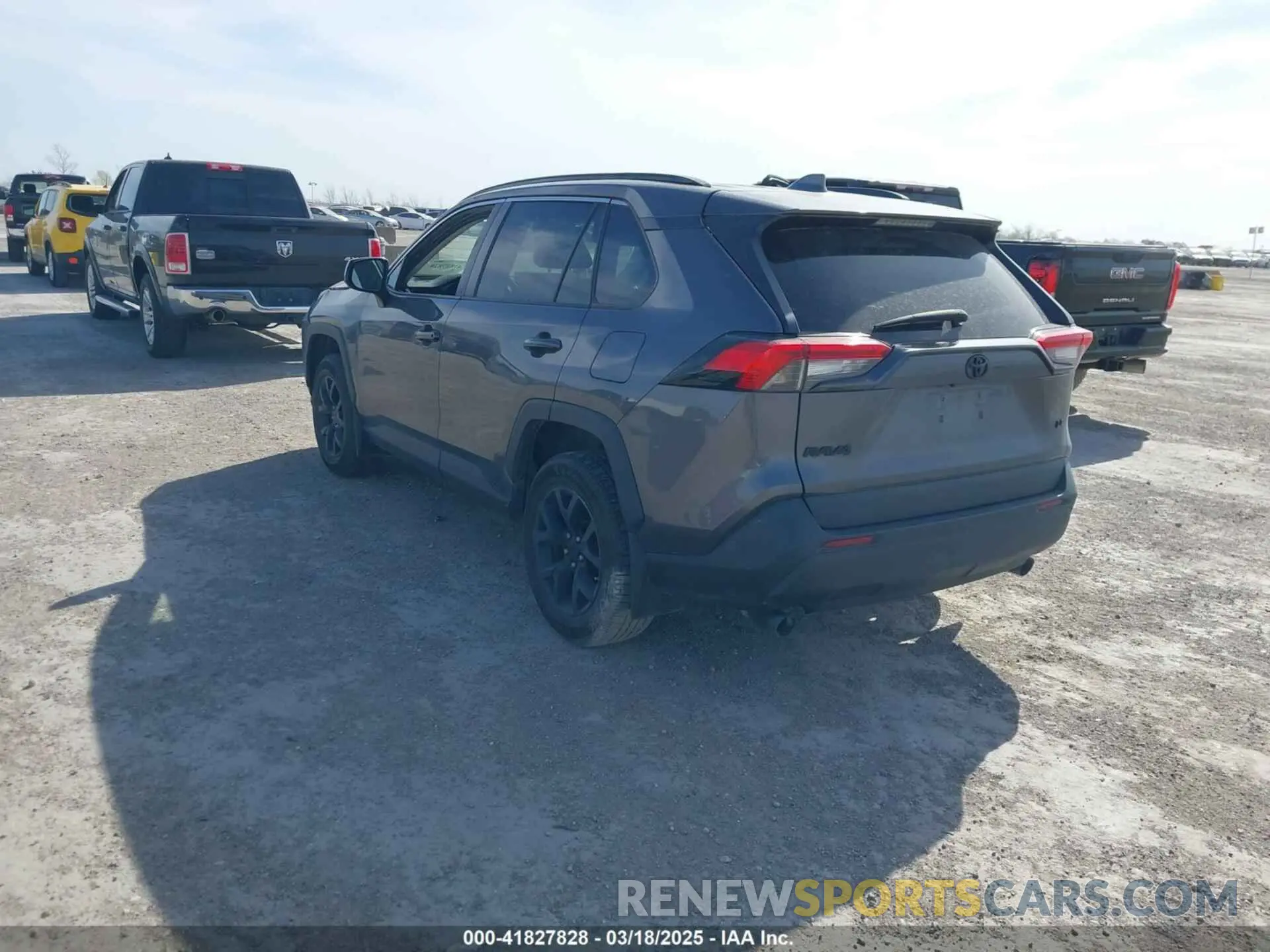 3 Photograph of a damaged car 2T3H1RFV1MC165498 TOYOTA RAV4 2021
