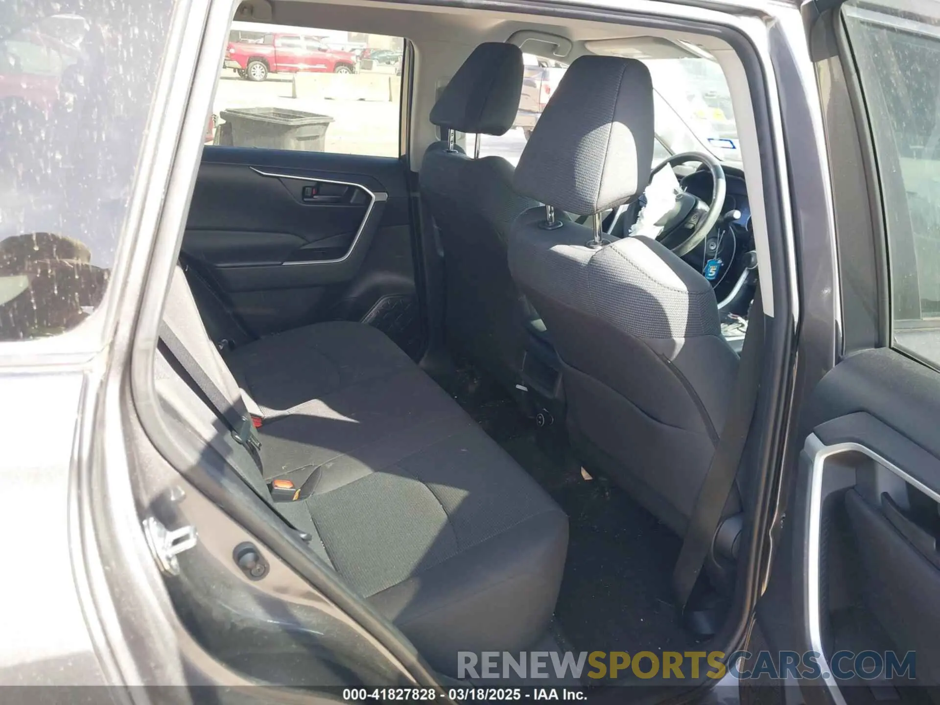 8 Photograph of a damaged car 2T3H1RFV1MC165498 TOYOTA RAV4 2021