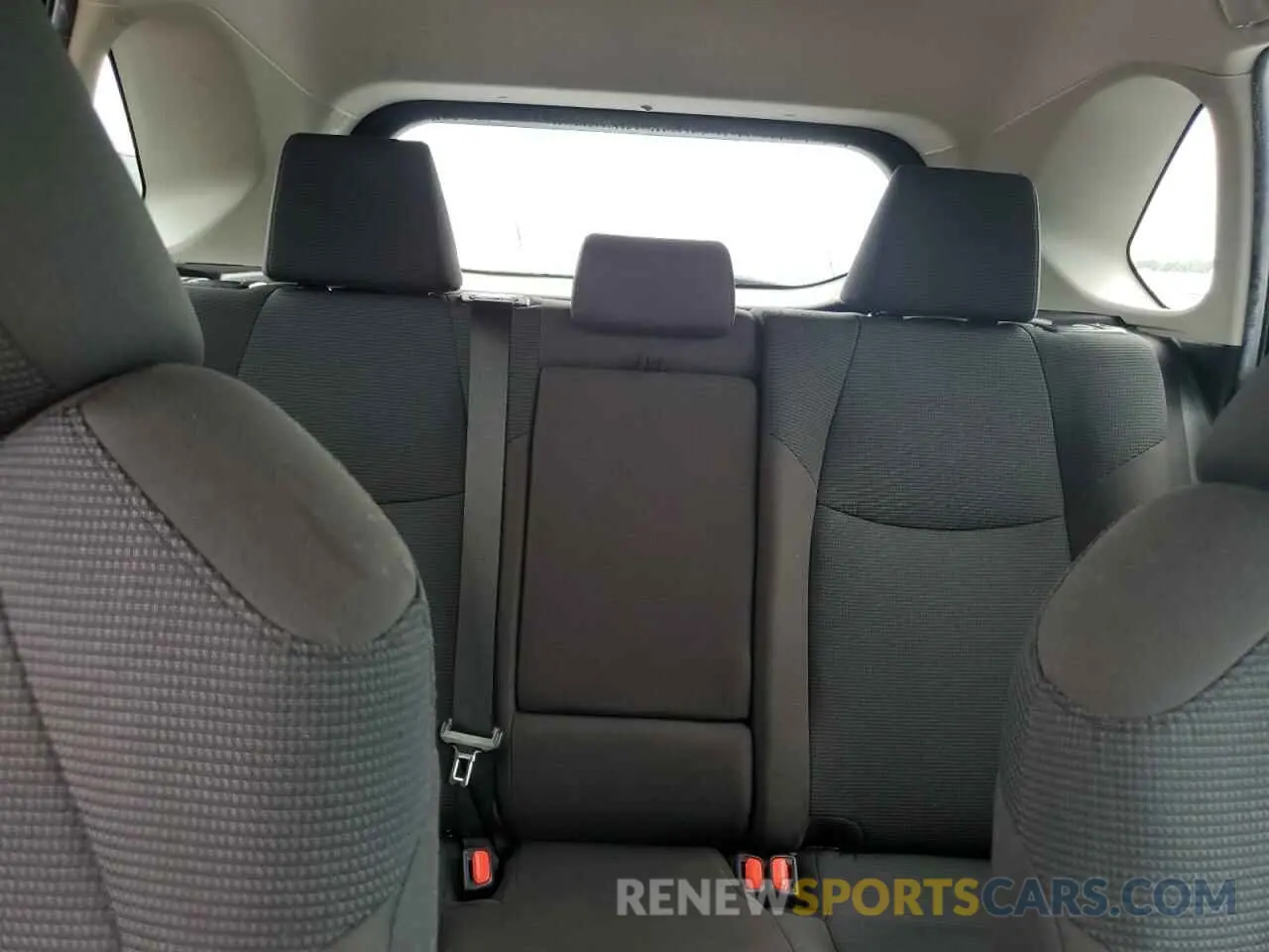 10 Photograph of a damaged car 2T3H1RFV1MC167655 TOYOTA RAV4 2021
