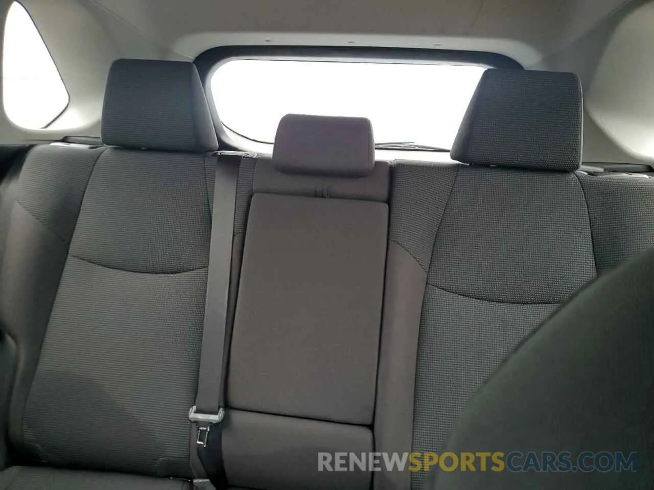 10 Photograph of a damaged car 2T3H1RFV1MC168871 TOYOTA RAV4 2021