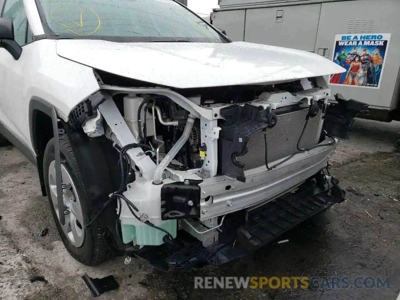 9 Photograph of a damaged car 2T3H1RFV1MW104537 TOYOTA RAV4 2021