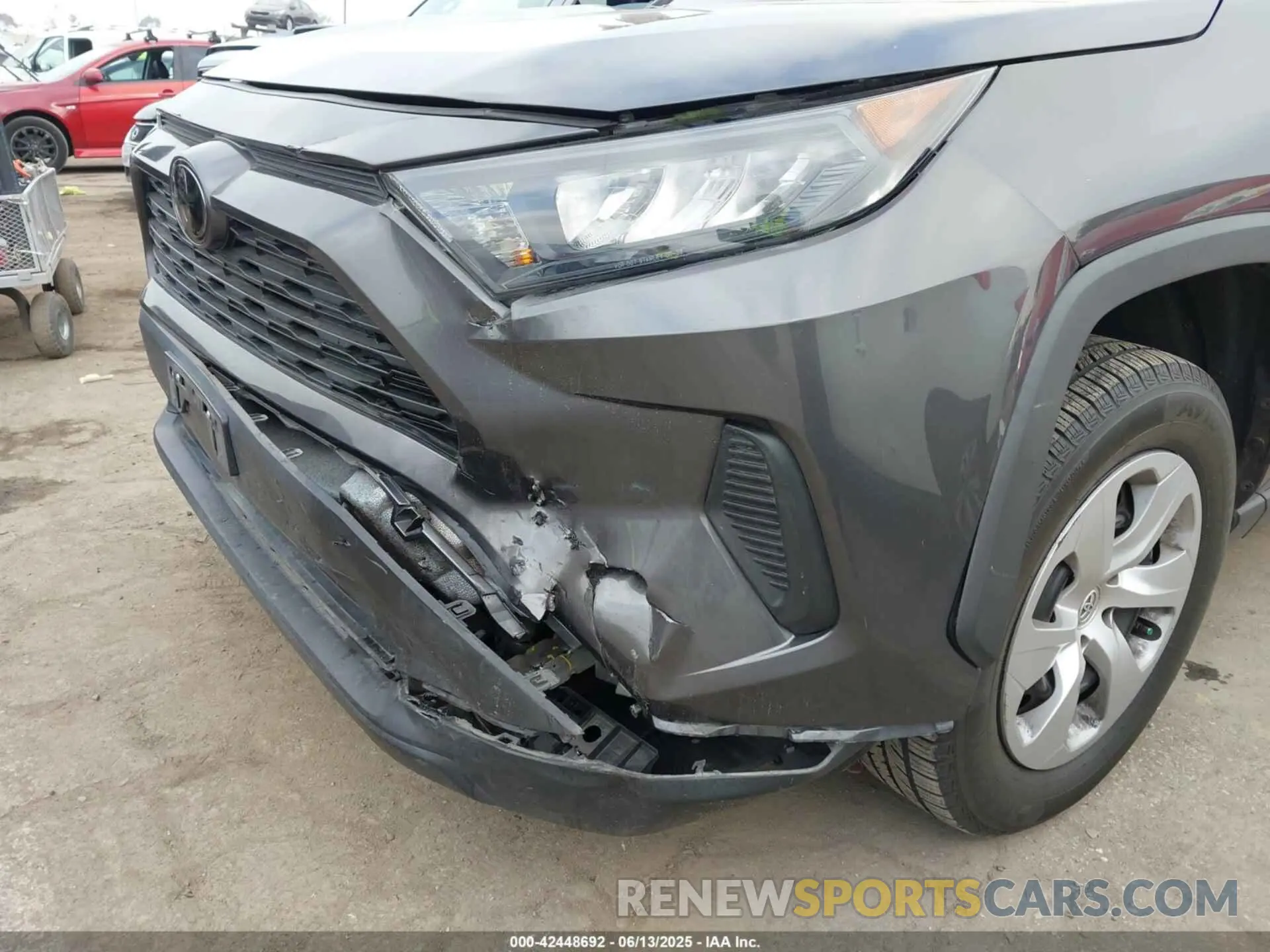 6 Photograph of a damaged car 2T3H1RFV1MW150613 TOYOTA RAV4 2021