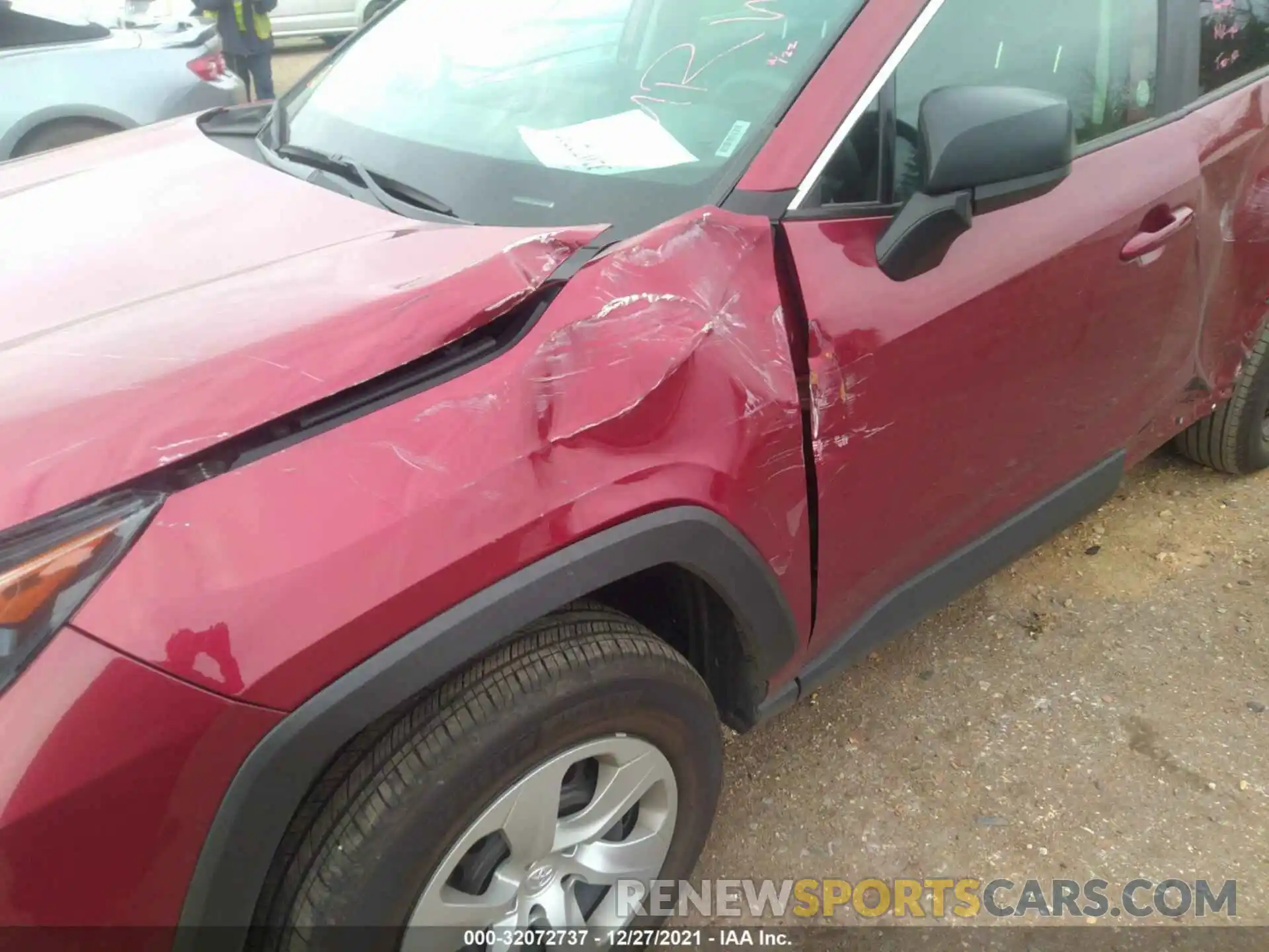 6 Photograph of a damaged car 2T3H1RFV1MW153009 TOYOTA RAV4 2021