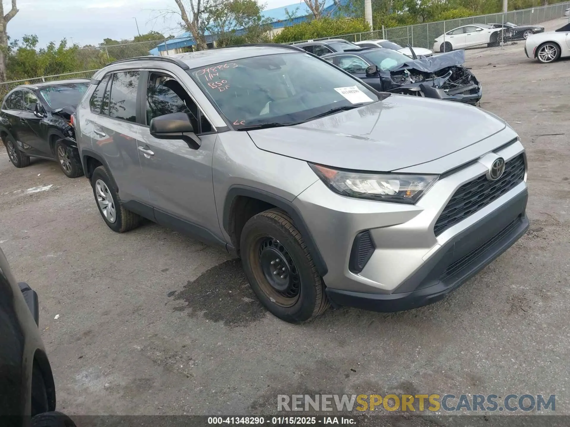 1 Photograph of a damaged car 2T3H1RFV2MC098863 TOYOTA RAV4 2021