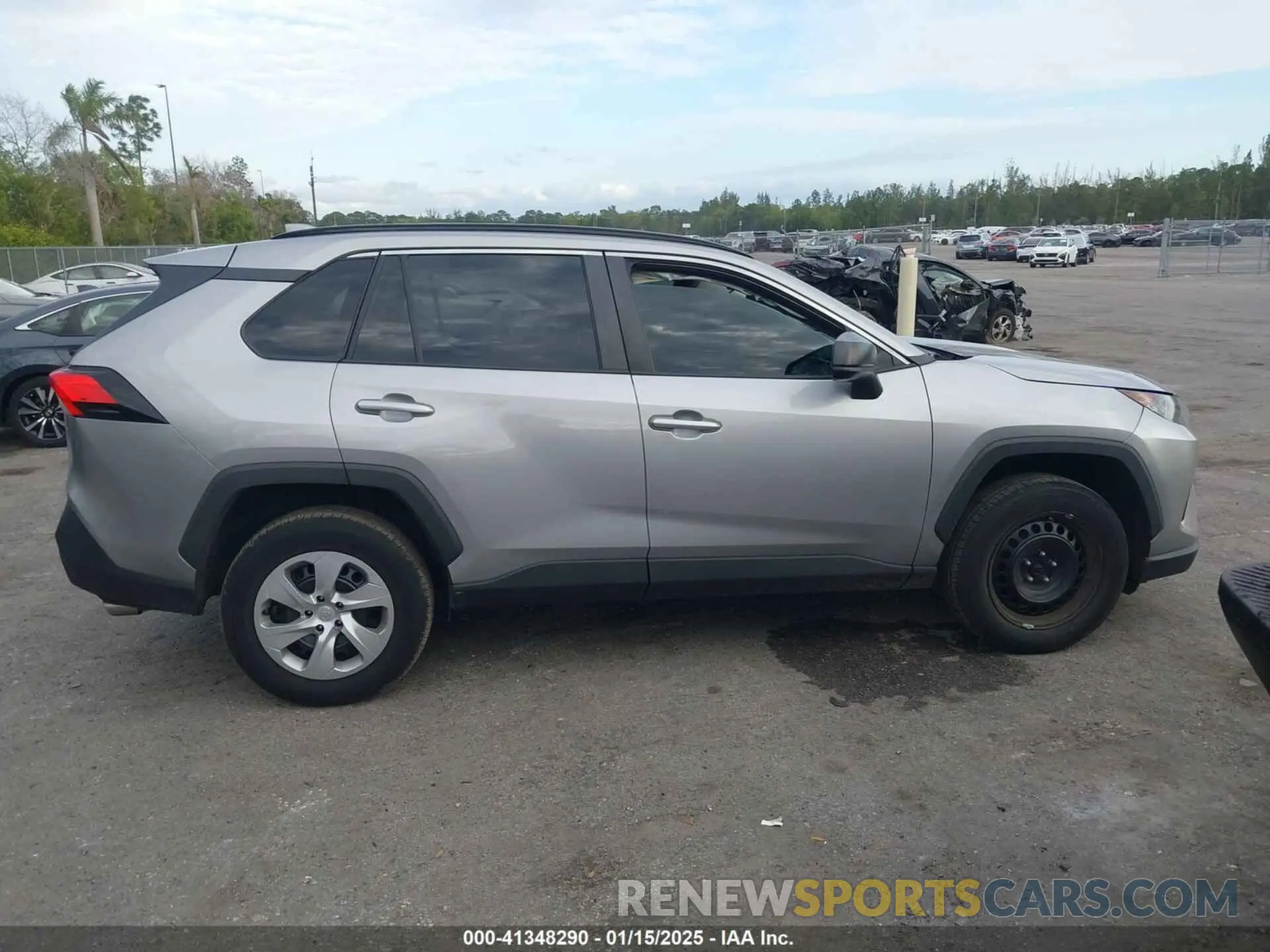 13 Photograph of a damaged car 2T3H1RFV2MC098863 TOYOTA RAV4 2021