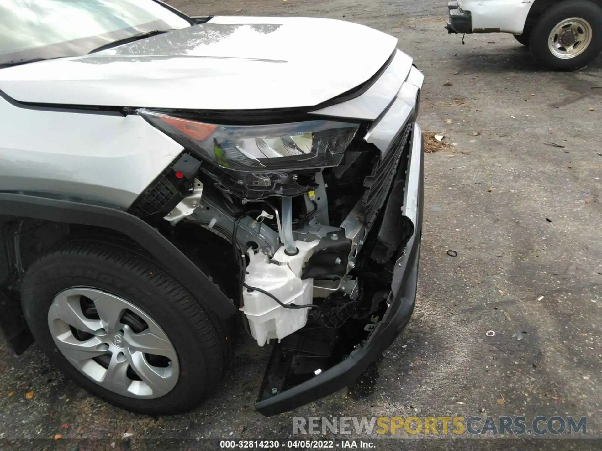 6 Photograph of a damaged car 2T3H1RFV2MC098975 TOYOTA RAV4 2021