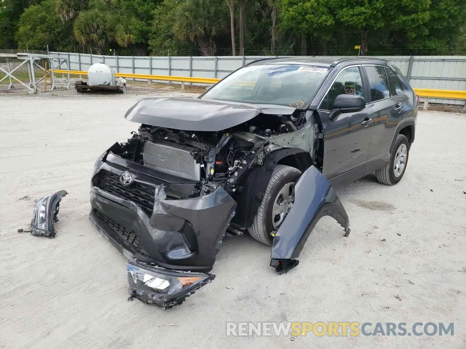 2 Photograph of a damaged car 2T3H1RFV2MC099835 TOYOTA RAV4 2021