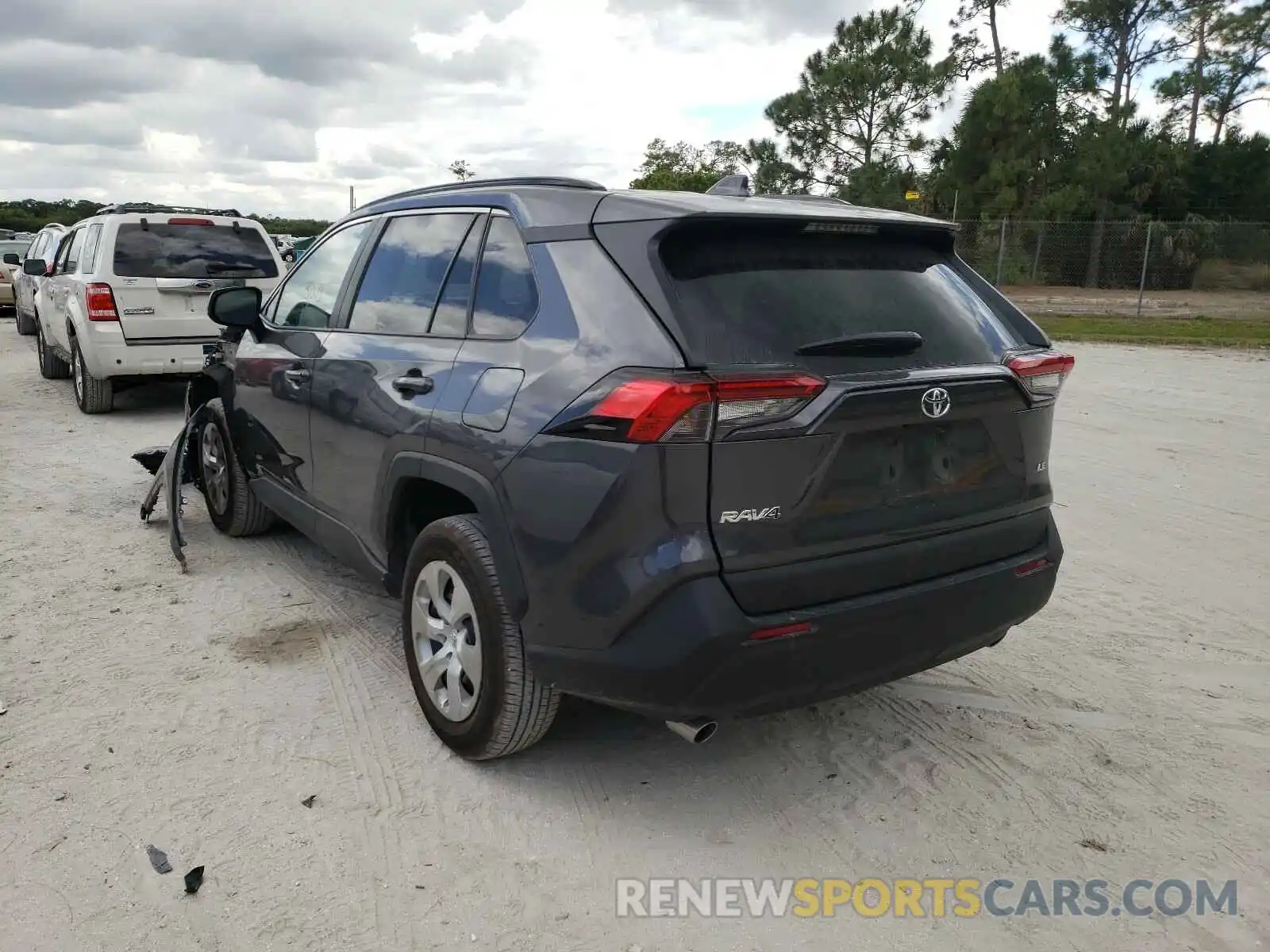 3 Photograph of a damaged car 2T3H1RFV2MC099835 TOYOTA RAV4 2021