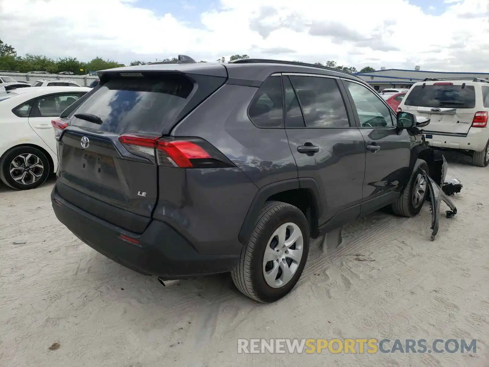 4 Photograph of a damaged car 2T3H1RFV2MC099835 TOYOTA RAV4 2021