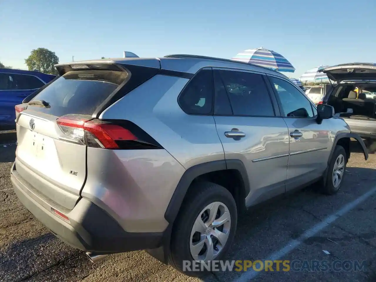 3 Photograph of a damaged car 2T3H1RFV2MC106105 TOYOTA RAV4 2021