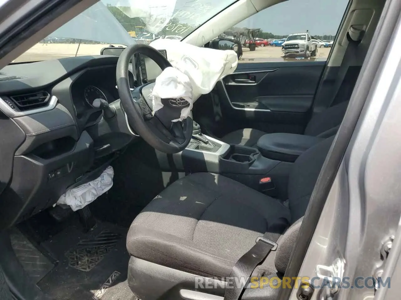 7 Photograph of a damaged car 2T3H1RFV2MC107044 TOYOTA RAV4 2021