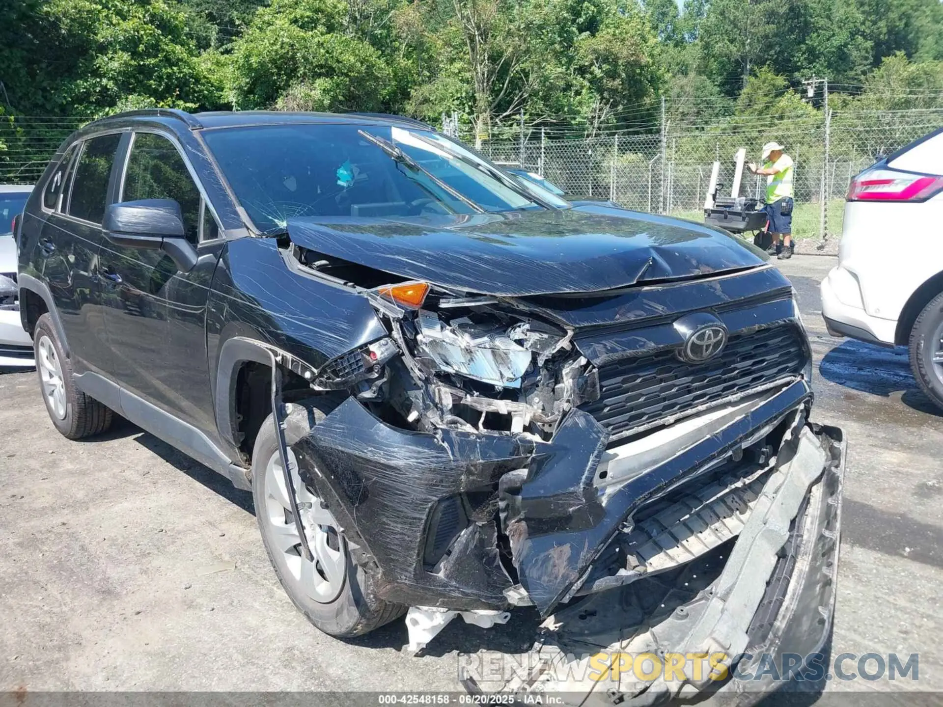 1 Photograph of a damaged car 2T3H1RFV2MC112003 TOYOTA RAV4 2021