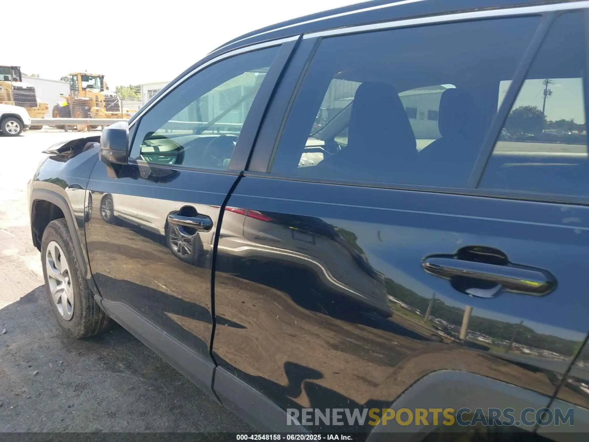 14 Photograph of a damaged car 2T3H1RFV2MC112003 TOYOTA RAV4 2021