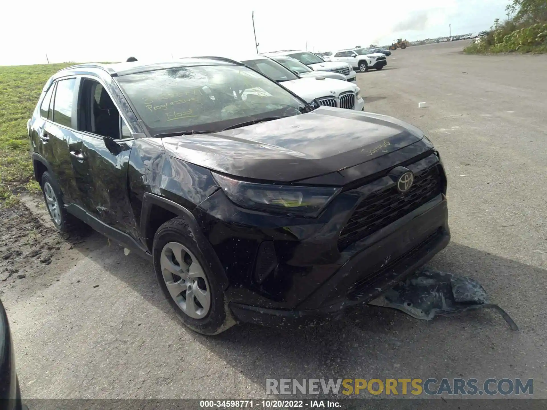 1 Photograph of a damaged car 2T3H1RFV2MC114088 TOYOTA RAV4 2021