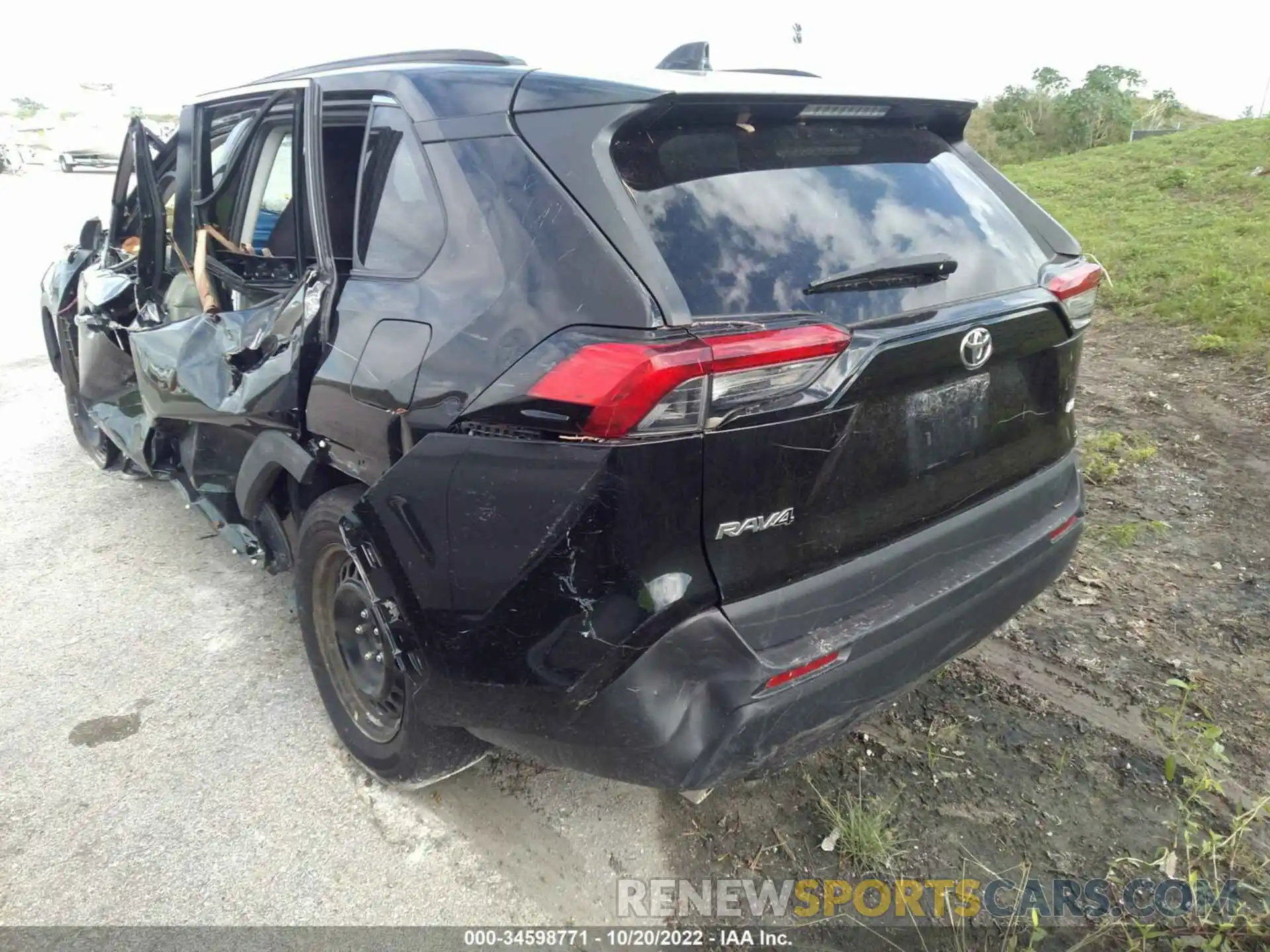 3 Photograph of a damaged car 2T3H1RFV2MC114088 TOYOTA RAV4 2021