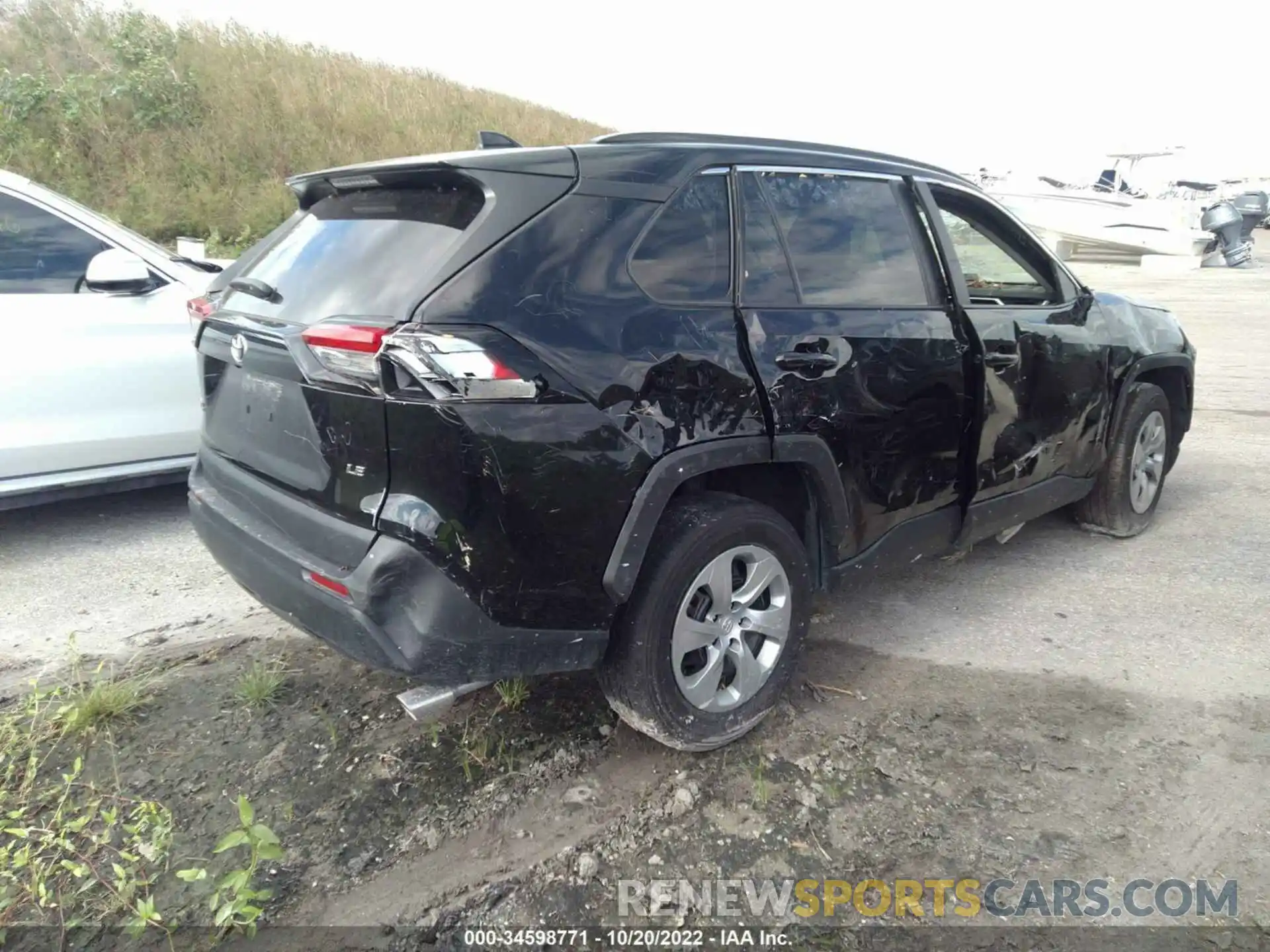 4 Photograph of a damaged car 2T3H1RFV2MC114088 TOYOTA RAV4 2021