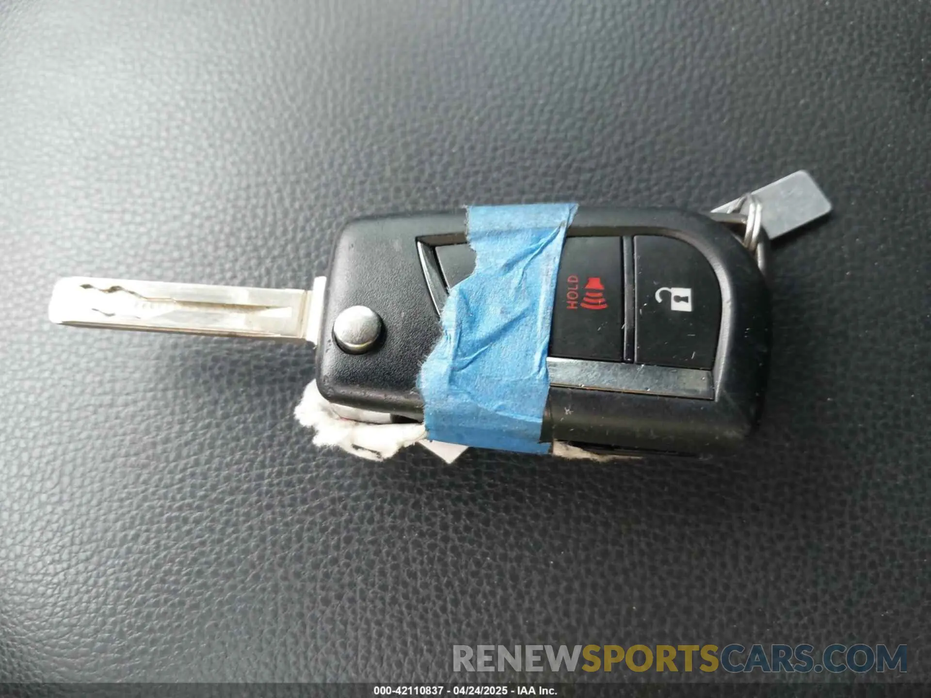 11 Photograph of a damaged car 2T3H1RFV2MC117086 TOYOTA RAV4 2021