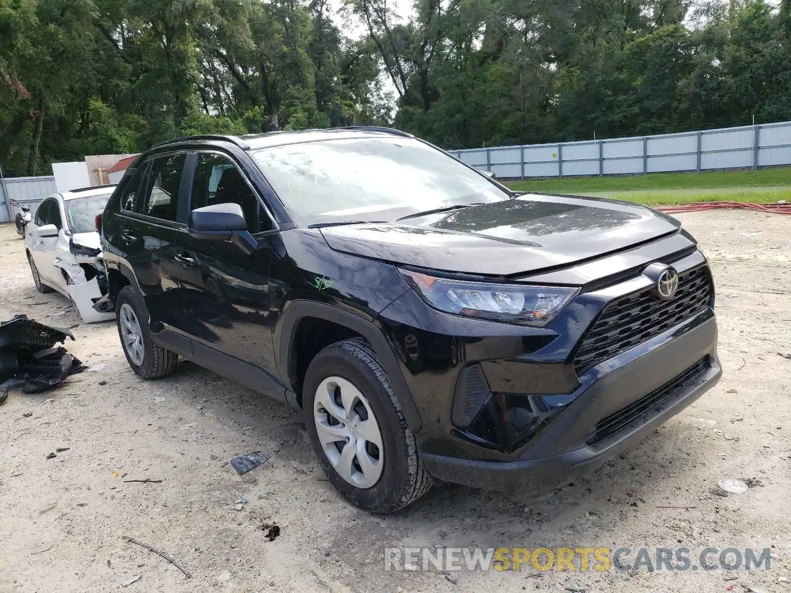 1 Photograph of a damaged car 2T3H1RFV2MC121980 TOYOTA RAV4 2021