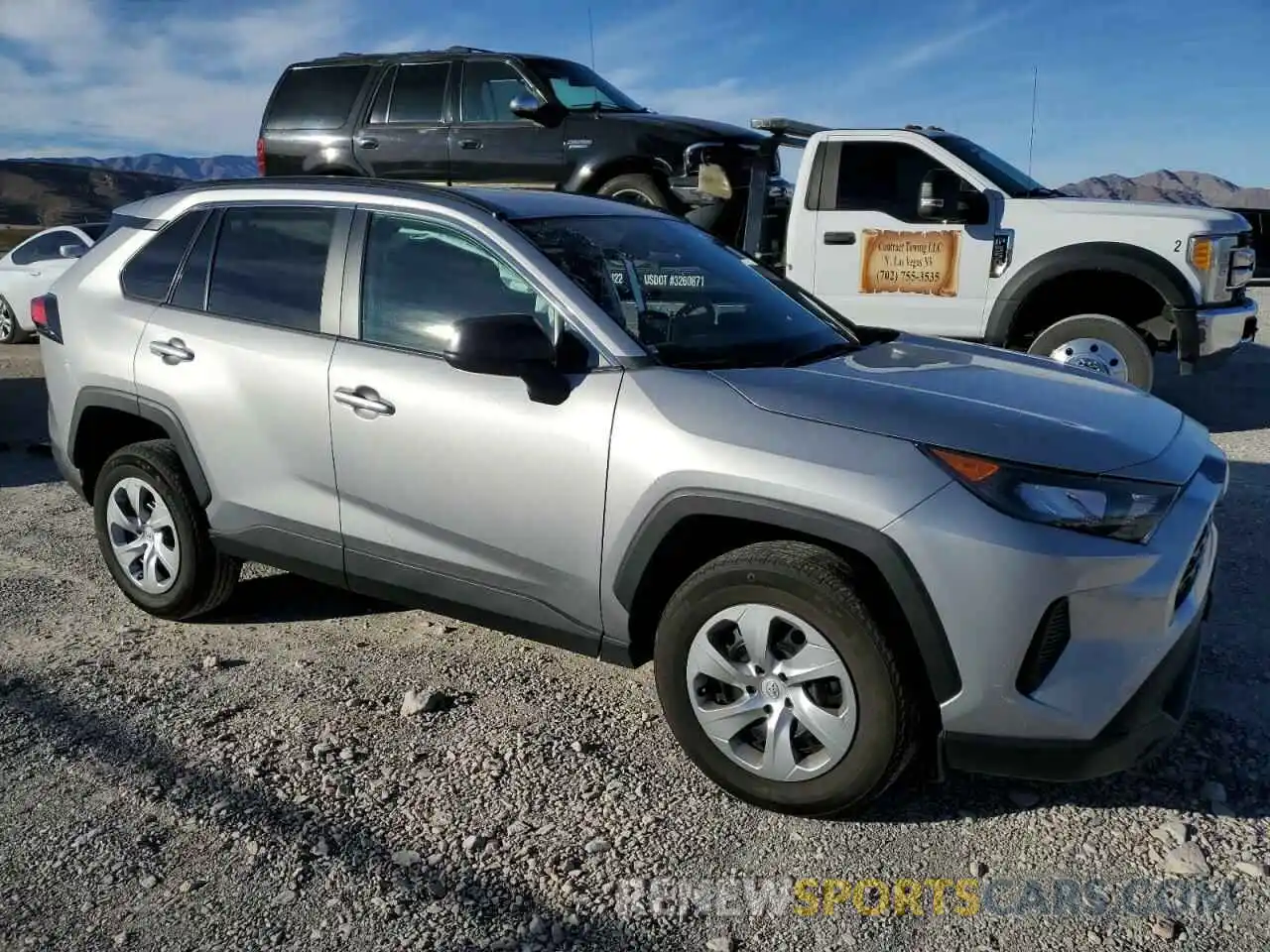 4 Photograph of a damaged car 2T3H1RFV2MC129433 TOYOTA RAV4 2021