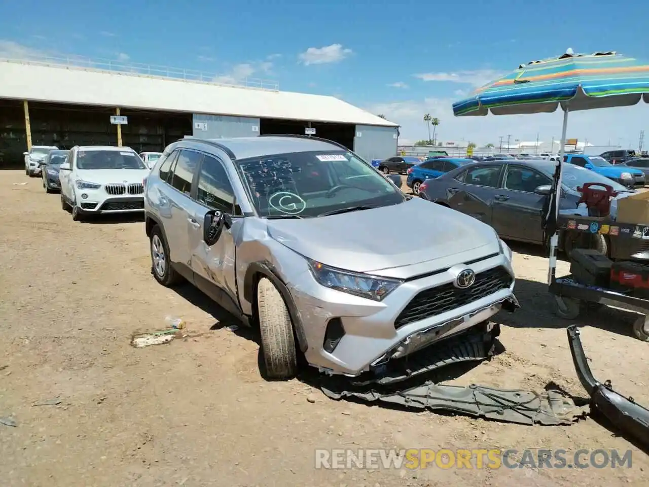 1 Photograph of a damaged car 2T3H1RFV2MC130307 TOYOTA RAV4 2021