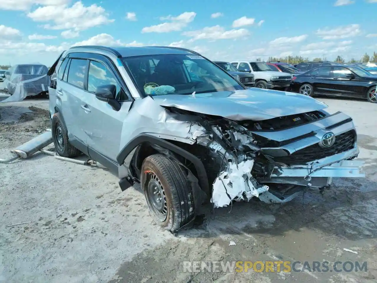 1 Photograph of a damaged car 2T3H1RFV2MC132462 TOYOTA RAV4 2021