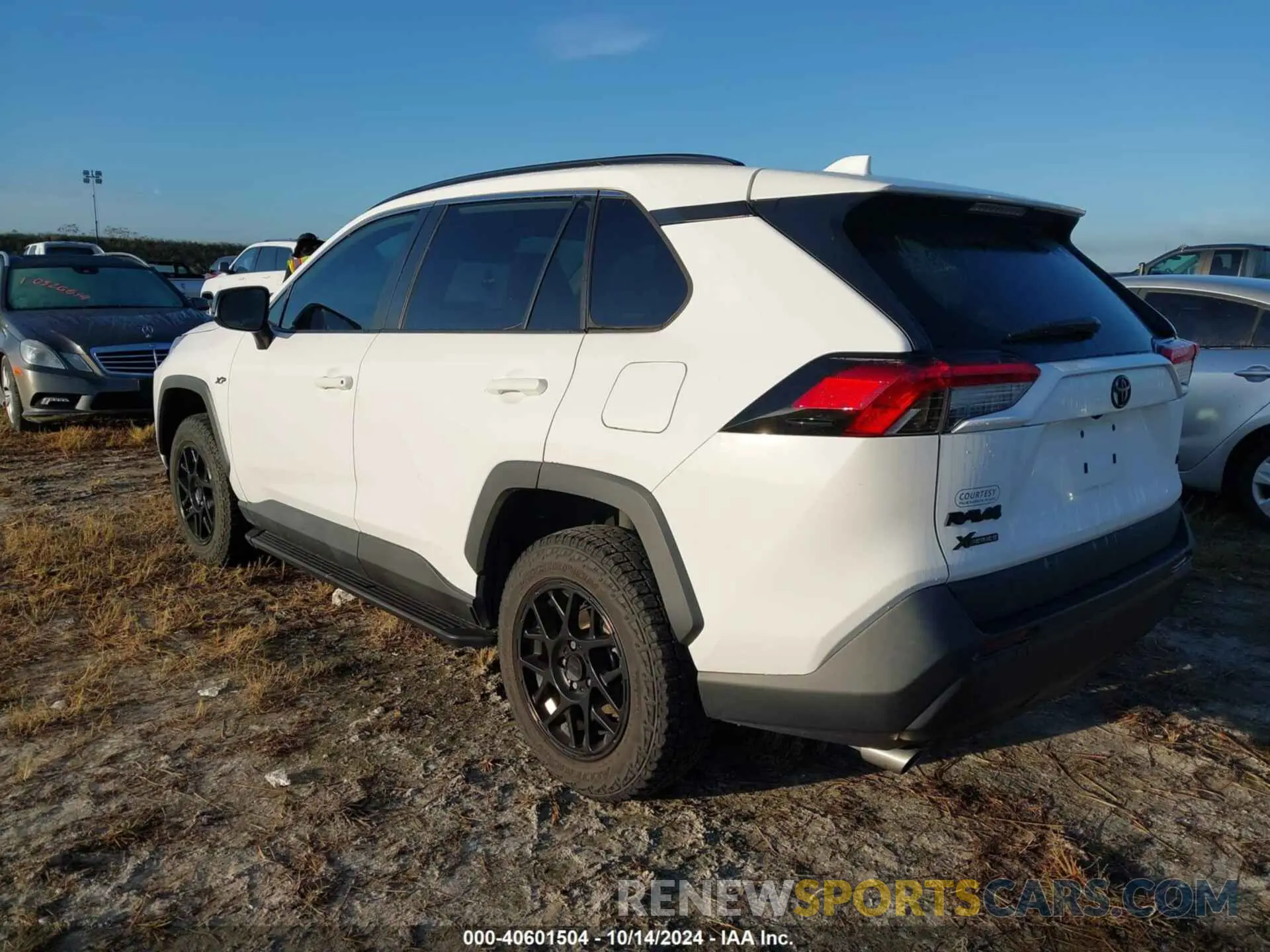 3 Photograph of a damaged car 2T3H1RFV2MC133515 TOYOTA RAV4 2021