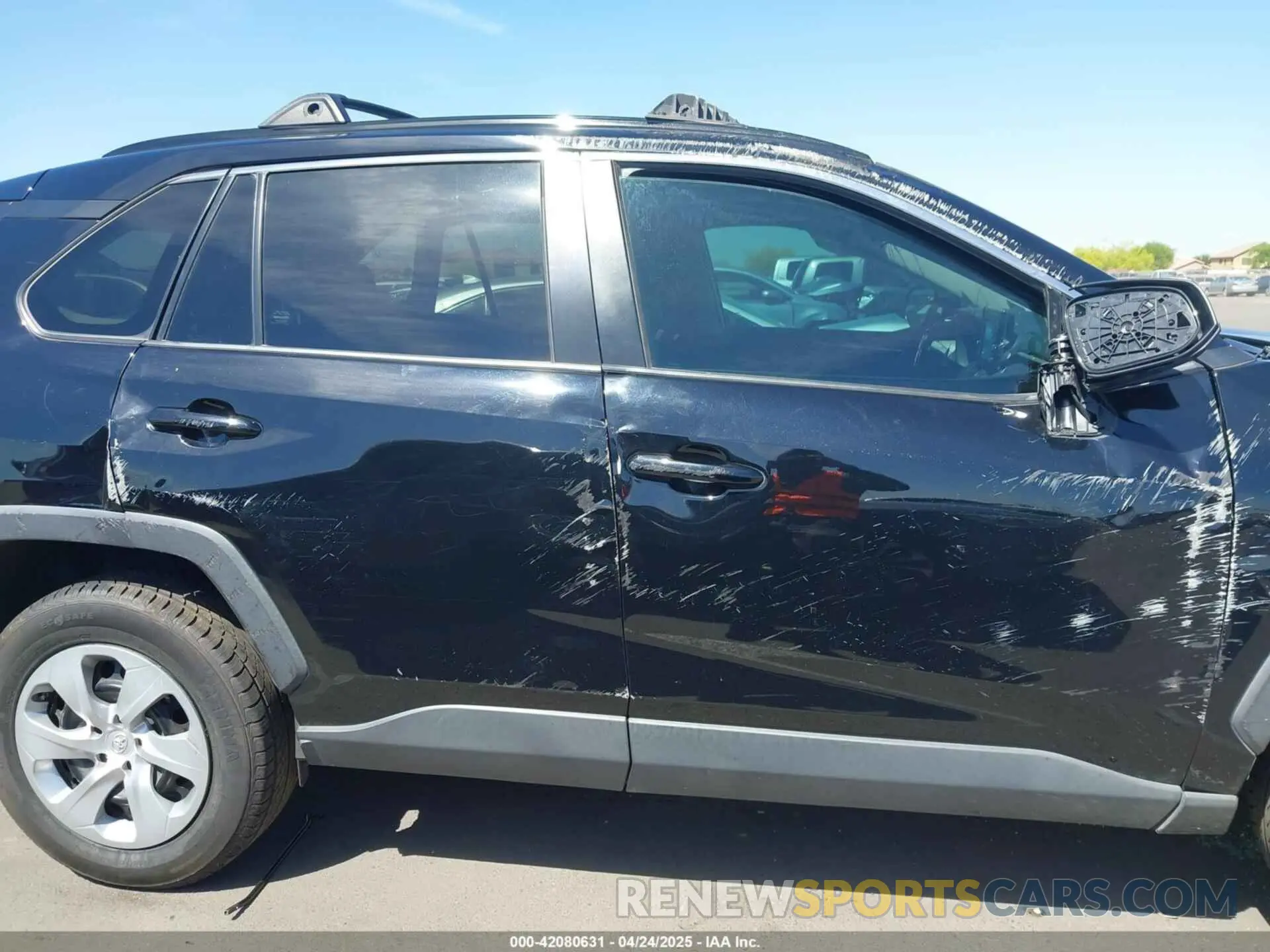 13 Photograph of a damaged car 2T3H1RFV2MC134521 TOYOTA RAV4 2021