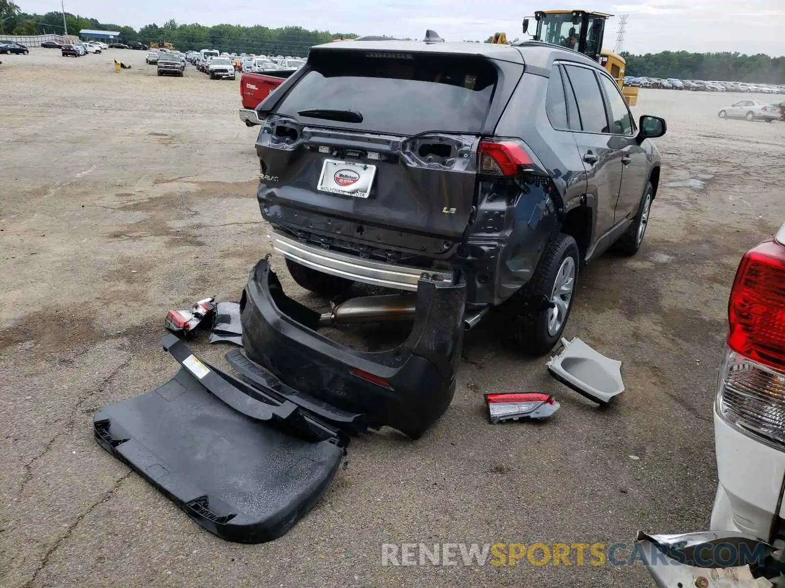 4 Photograph of a damaged car 2T3H1RFV2MC136561 TOYOTA RAV4 2021