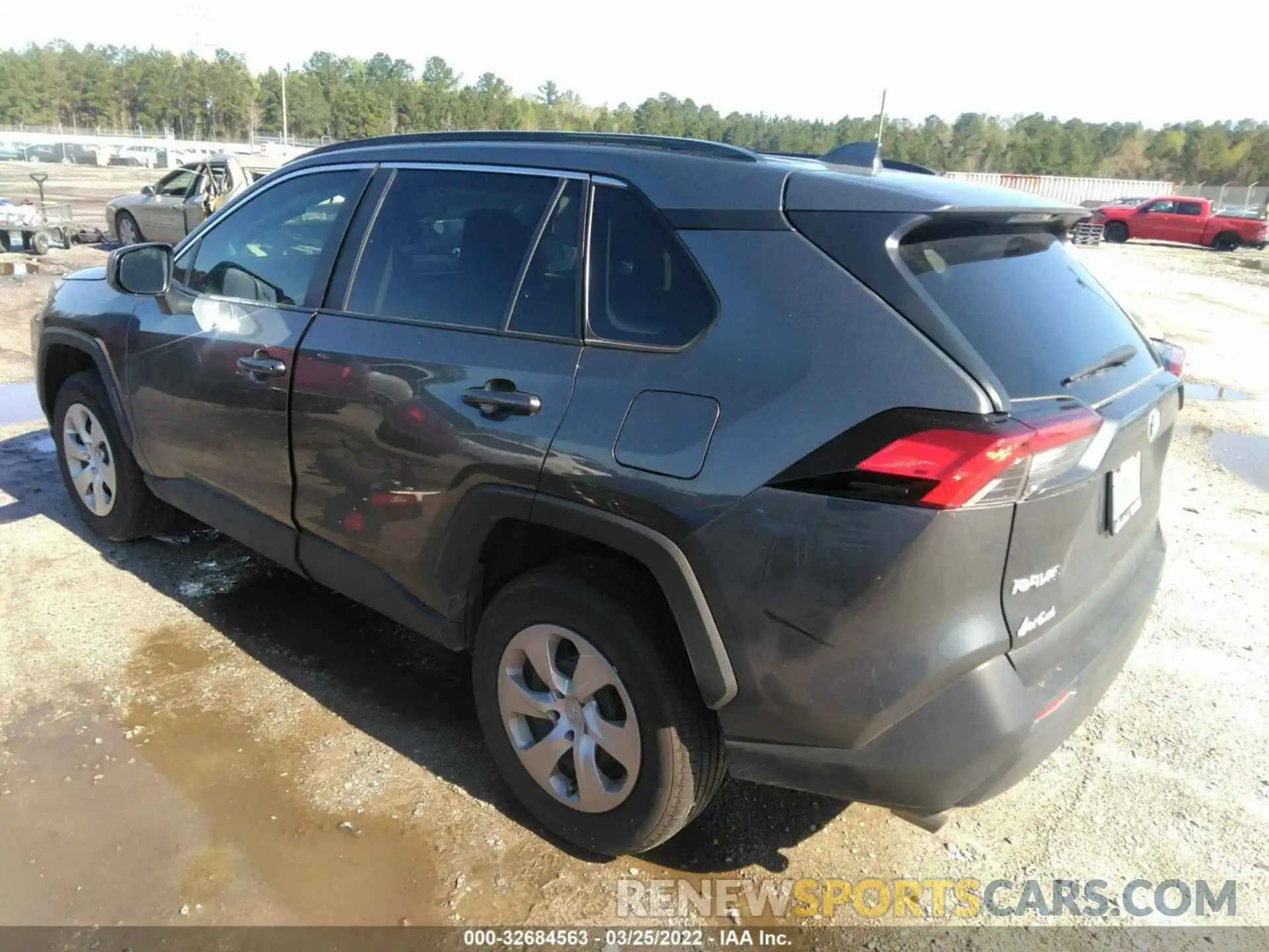 3 Photograph of a damaged car 2T3H1RFV2MC141307 TOYOTA RAV4 2021