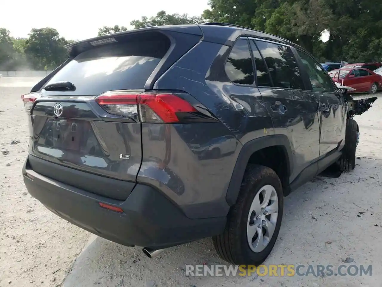 4 Photograph of a damaged car 2T3H1RFV2MC146278 TOYOTA RAV4 2021