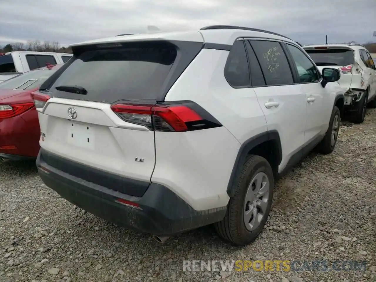 4 Photograph of a damaged car 2T3H1RFV2MC152436 TOYOTA RAV4 2021