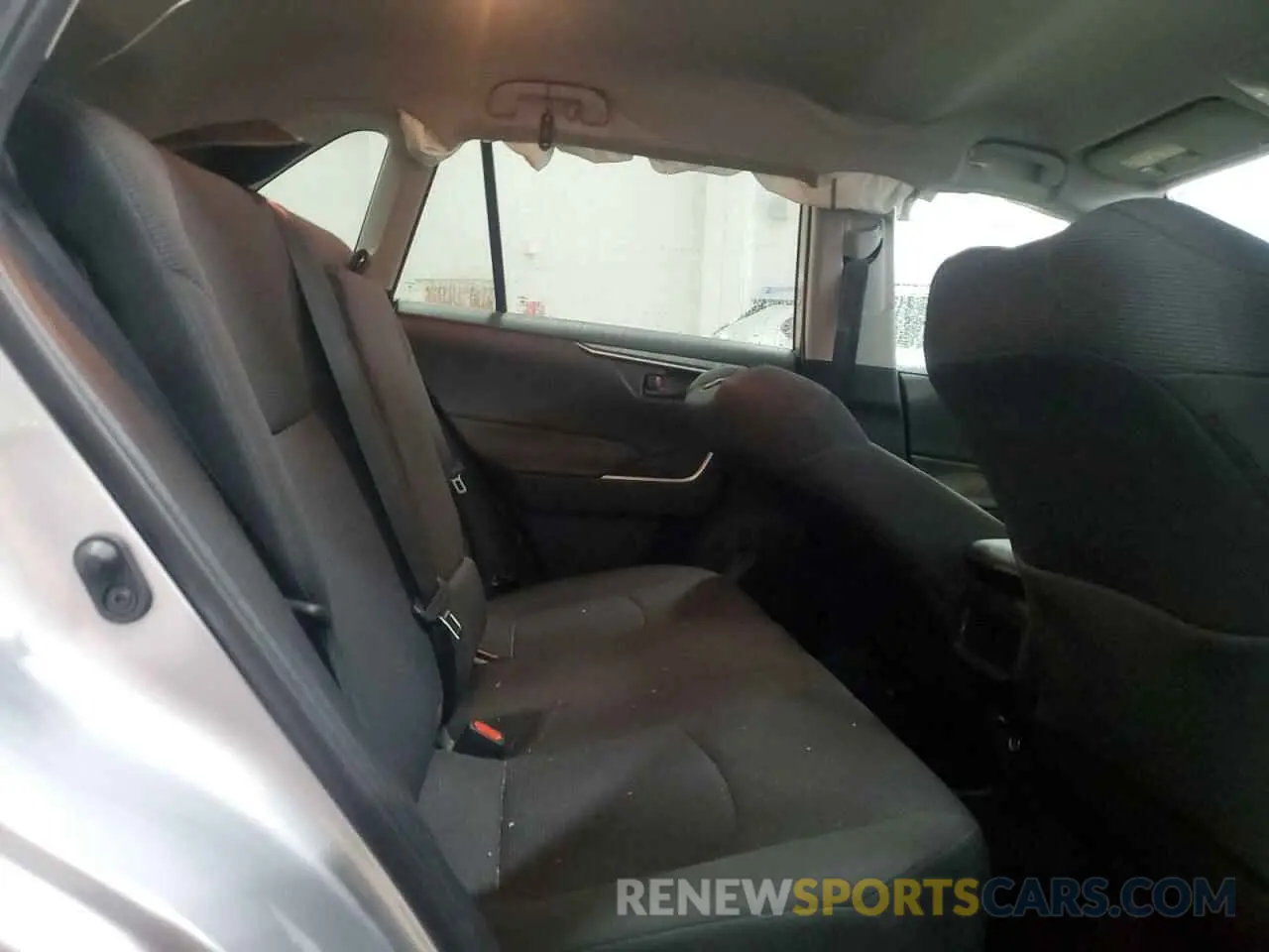 11 Photograph of a damaged car 2T3H1RFV2MC156342 TOYOTA RAV4 2021