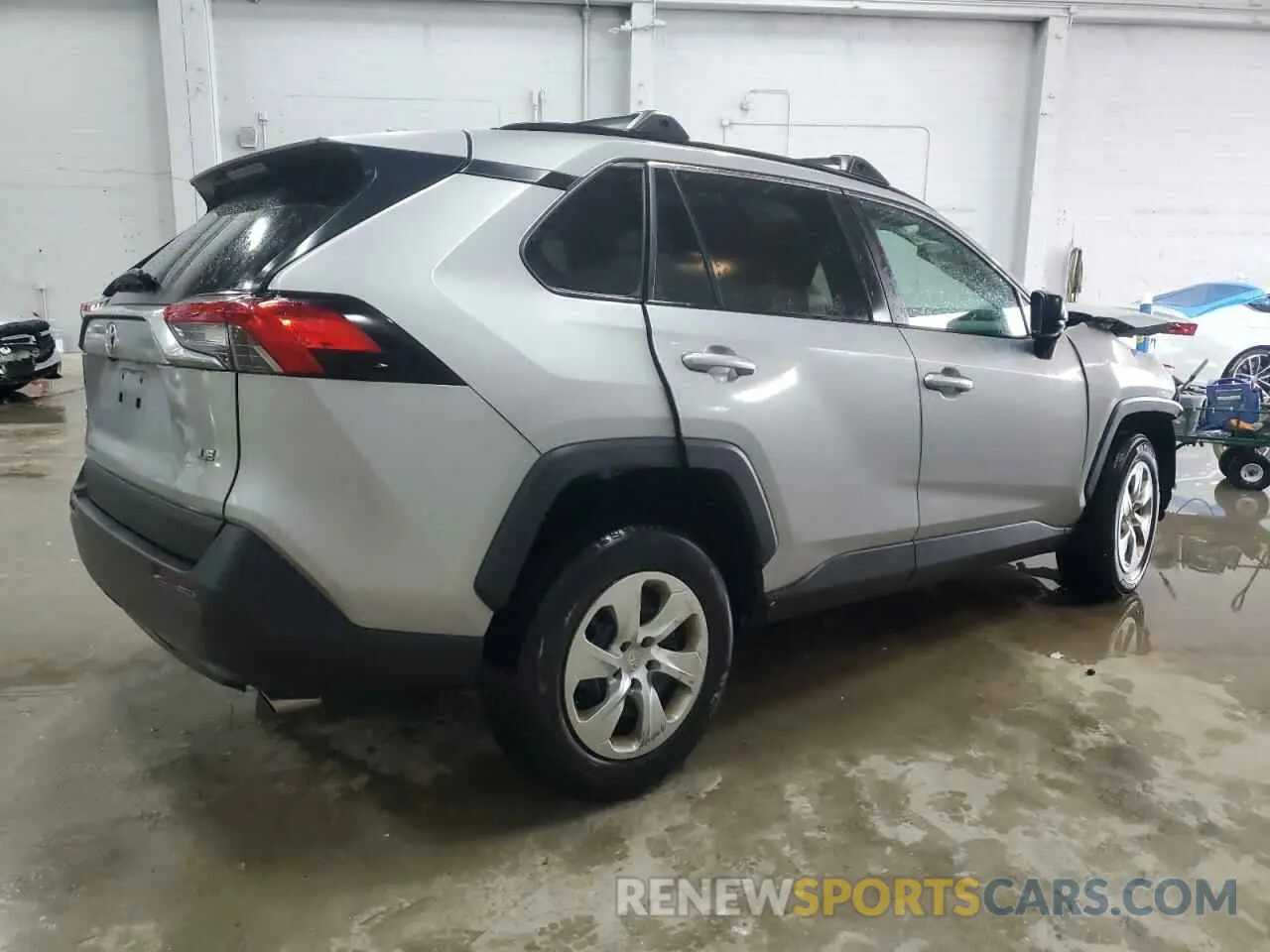 3 Photograph of a damaged car 2T3H1RFV2MC156342 TOYOTA RAV4 2021