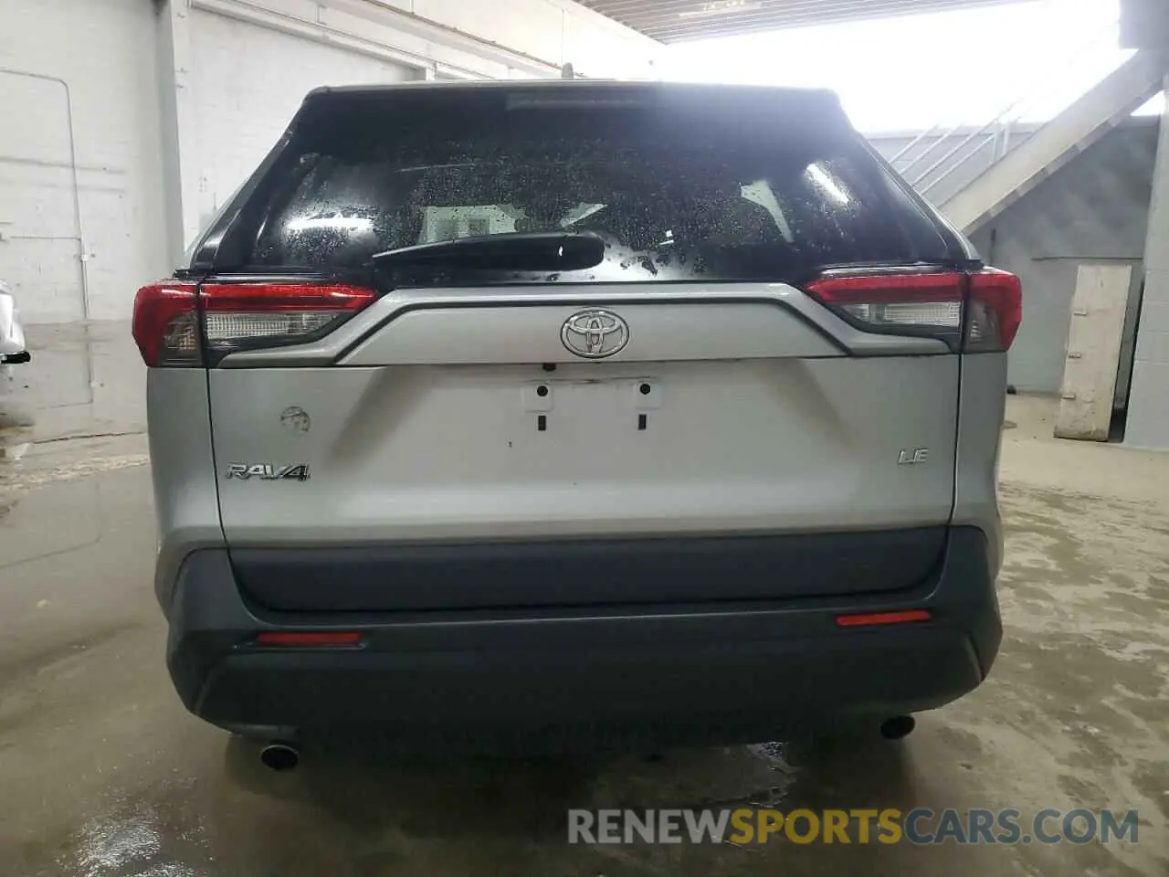 6 Photograph of a damaged car 2T3H1RFV2MC156342 TOYOTA RAV4 2021
