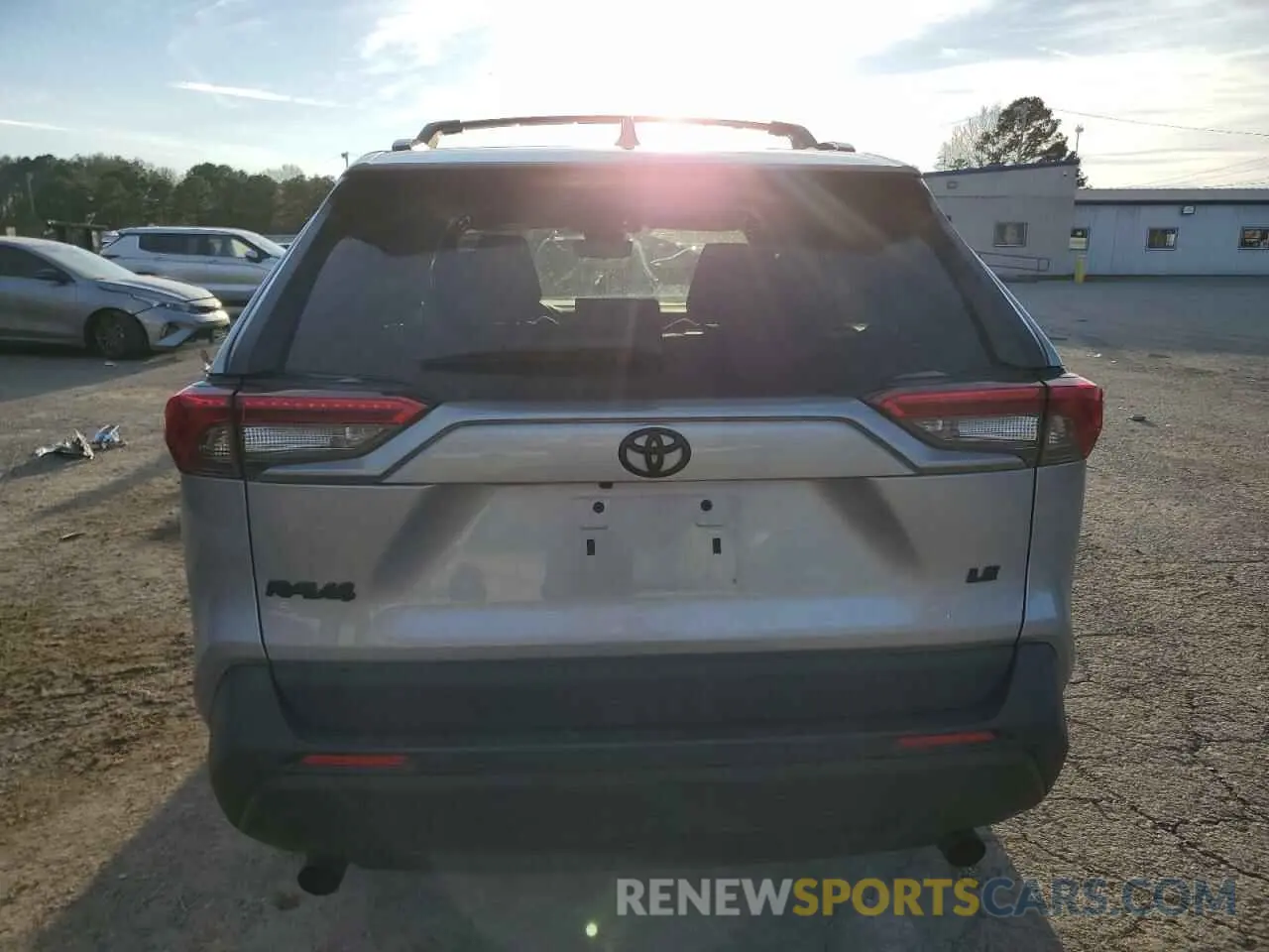 6 Photograph of a damaged car 2T3H1RFV2MC162352 TOYOTA RAV4 2021