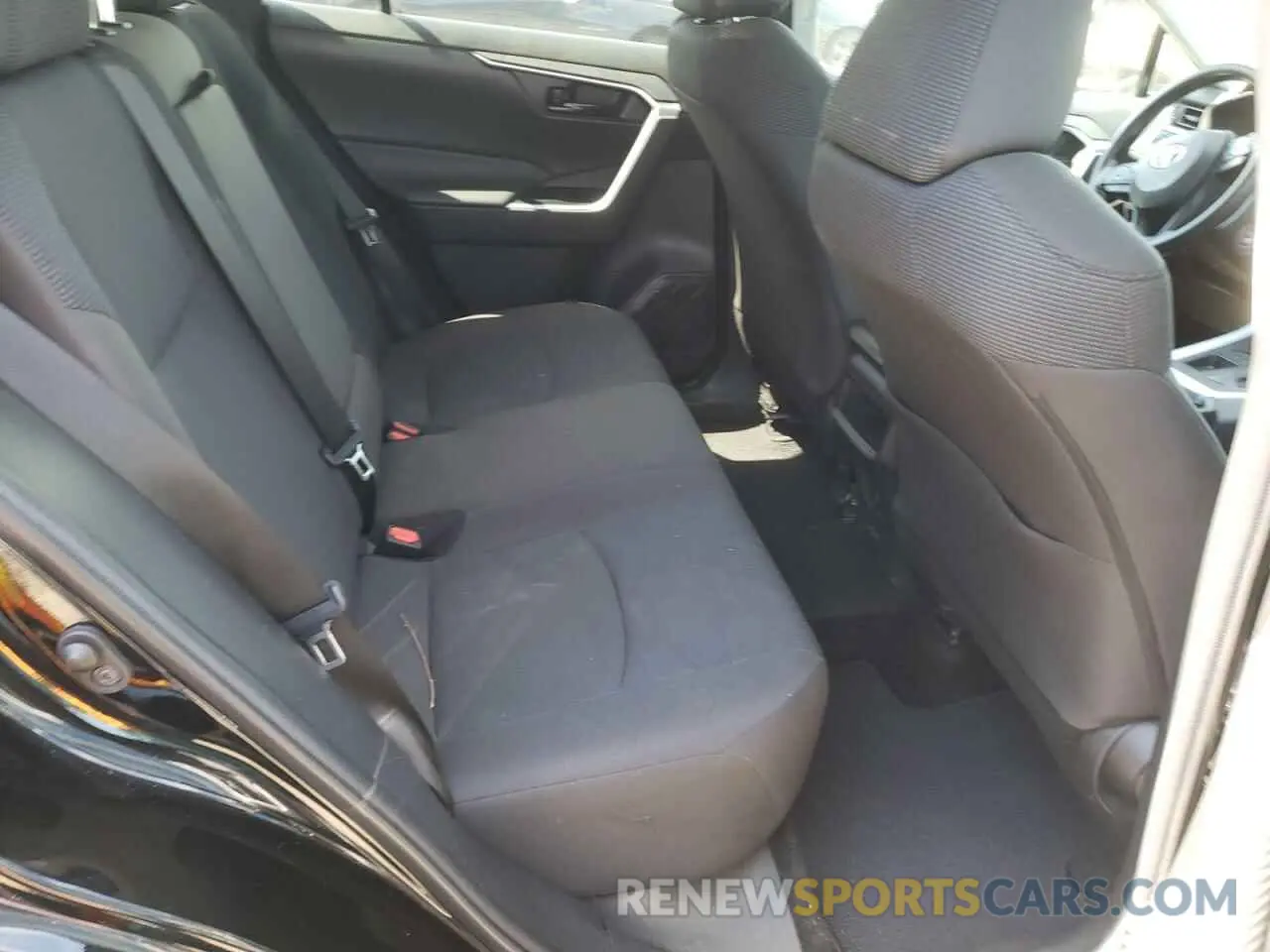 11 Photograph of a damaged car 2T3H1RFV2MC171911 TOYOTA RAV4 2021