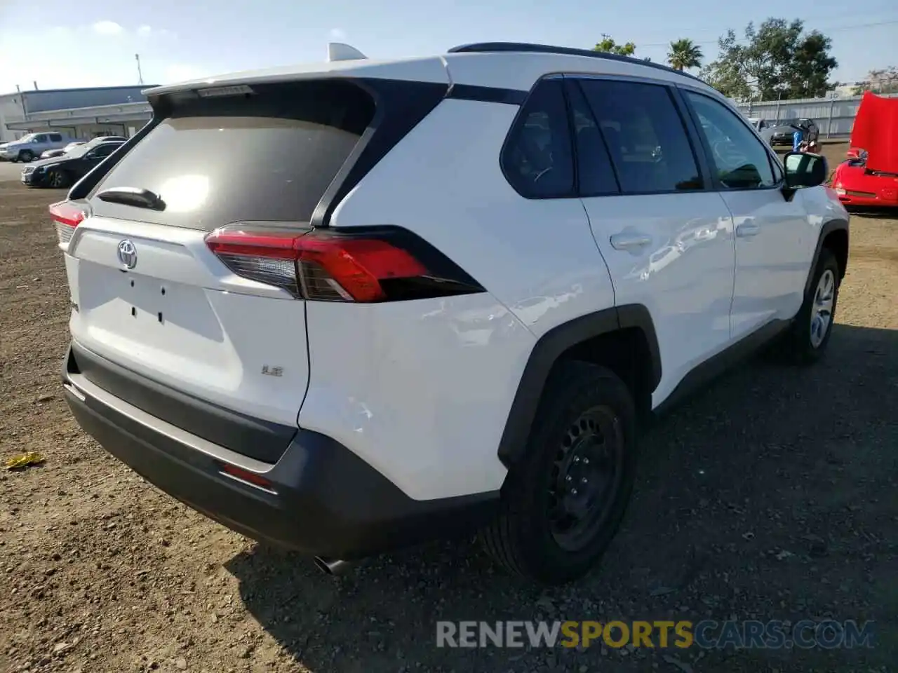 4 Photograph of a damaged car 2T3H1RFV2MW121377 TOYOTA RAV4 2021