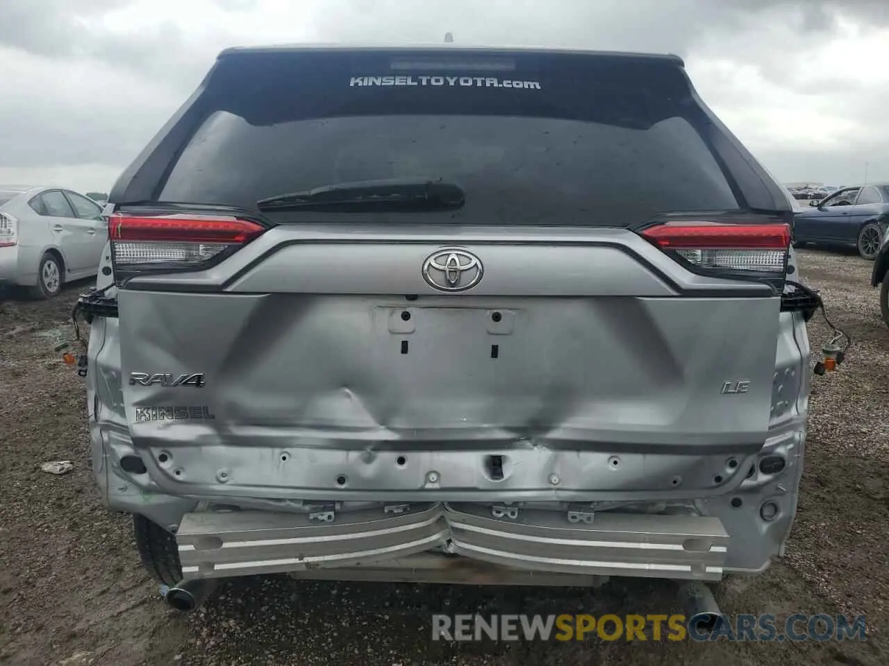 6 Photograph of a damaged car 2T3H1RFV2MW131732 TOYOTA RAV4 2021