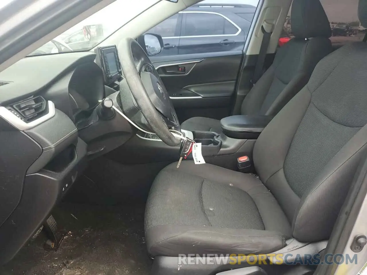 7 Photograph of a damaged car 2T3H1RFV2MW131732 TOYOTA RAV4 2021