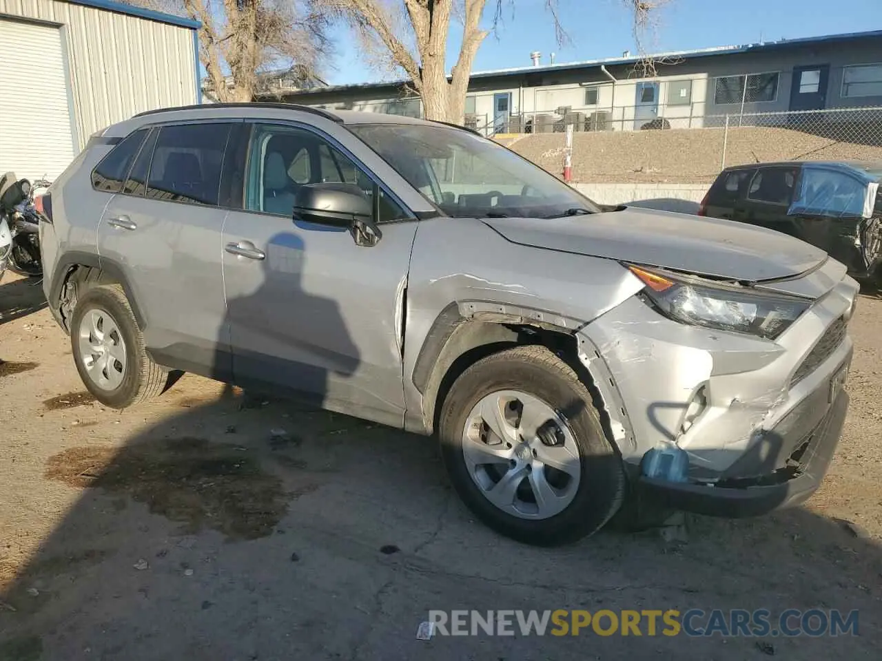 4 Photograph of a damaged car 2T3H1RFV2MW134730 TOYOTA RAV4 2021