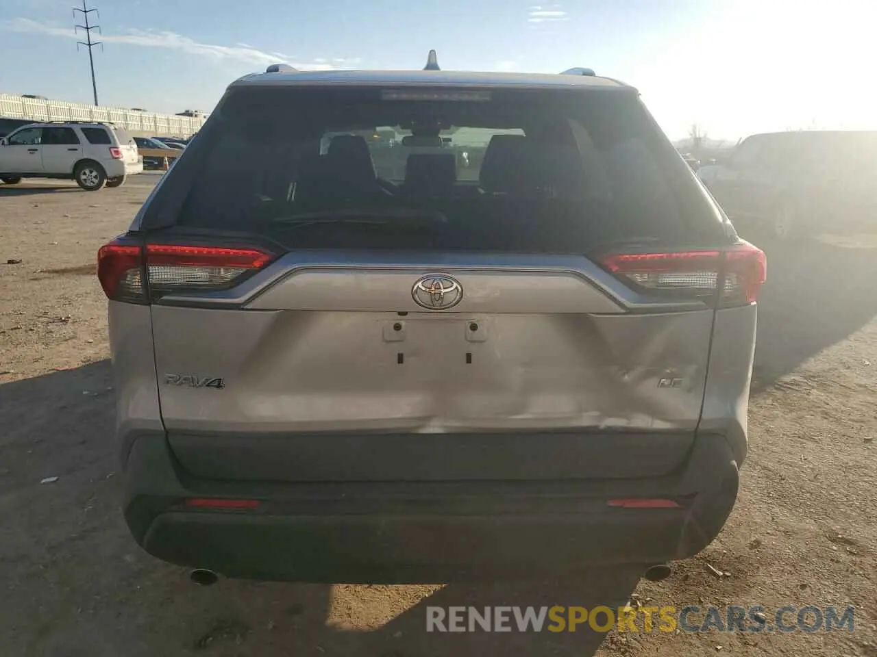 6 Photograph of a damaged car 2T3H1RFV2MW134730 TOYOTA RAV4 2021