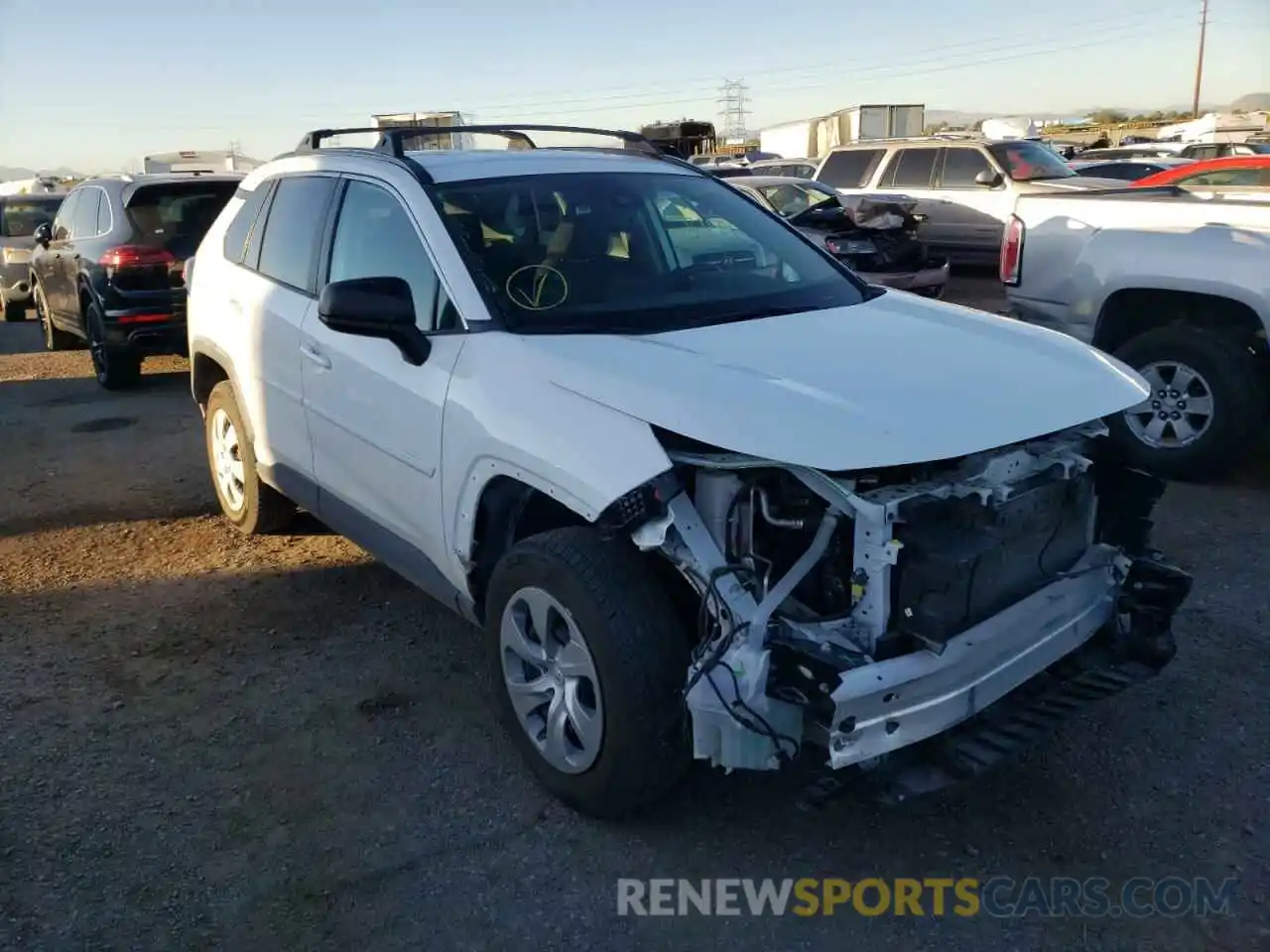 1 Photograph of a damaged car 2T3H1RFV2MW141466 TOYOTA RAV4 2021