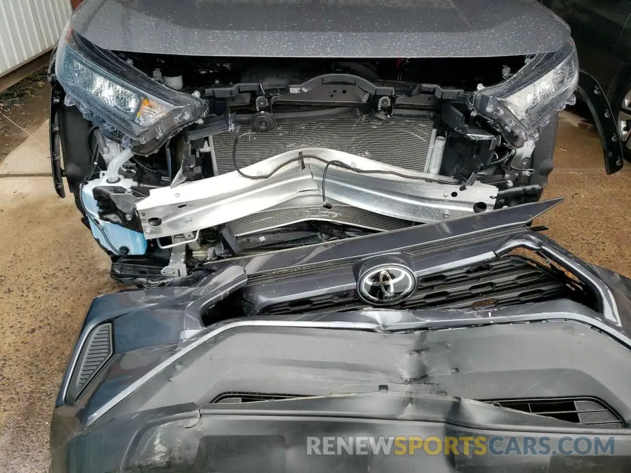 9 Photograph of a damaged car 2T3H1RFV2MW165590 TOYOTA RAV4 2021