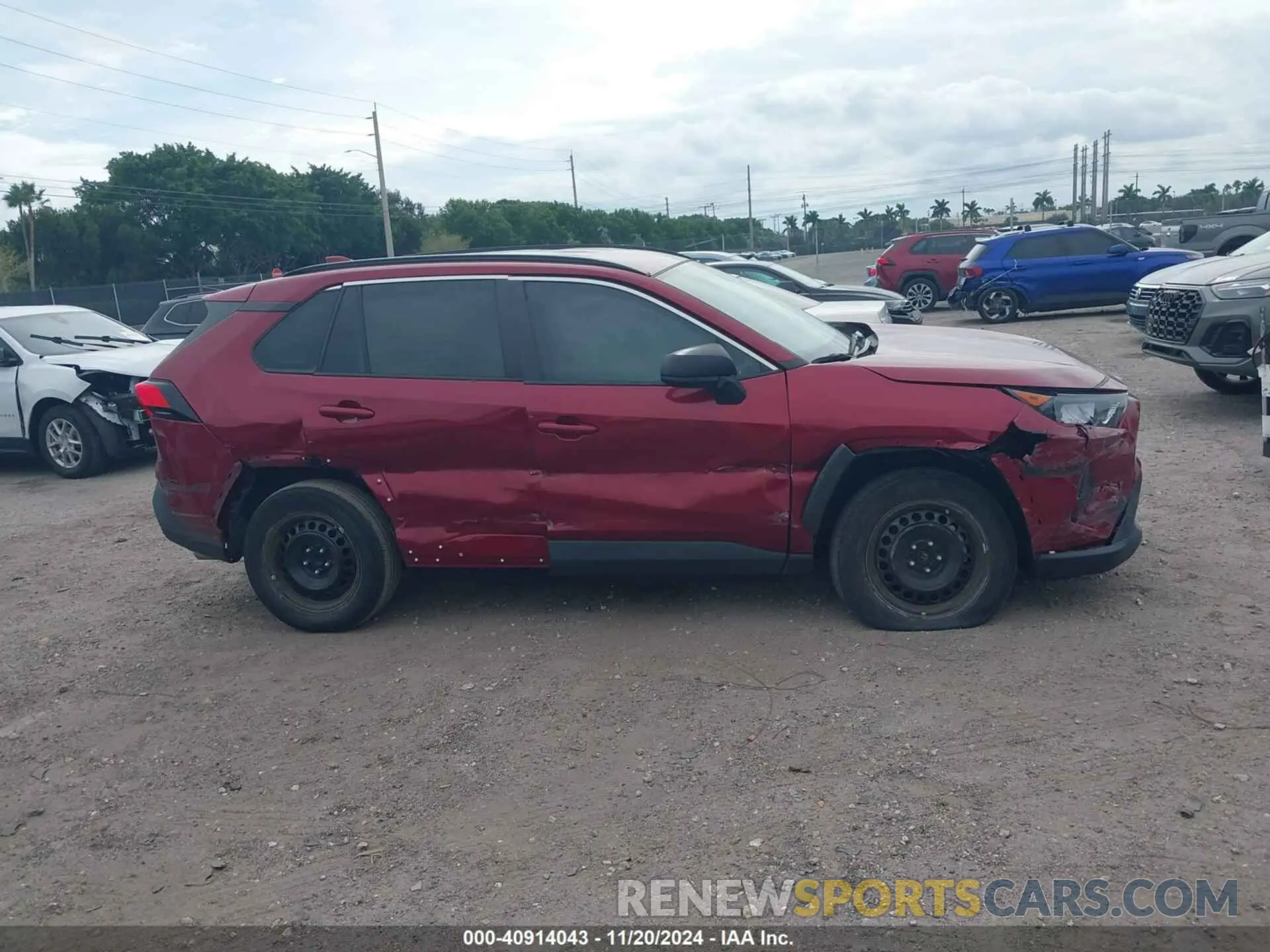 13 Photograph of a damaged car 2T3H1RFV2MW166061 TOYOTA RAV4 2021